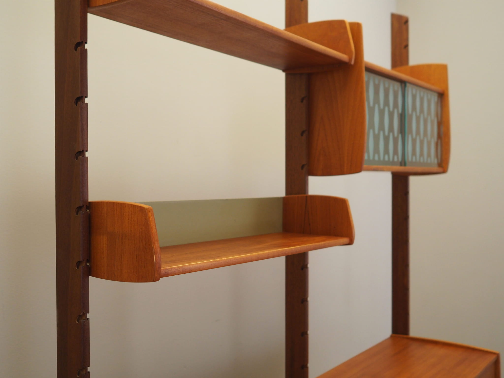 Ergo Regal-System Teakholz 1960er Jahre

--->

Ergo Shelving System Teak 1960s