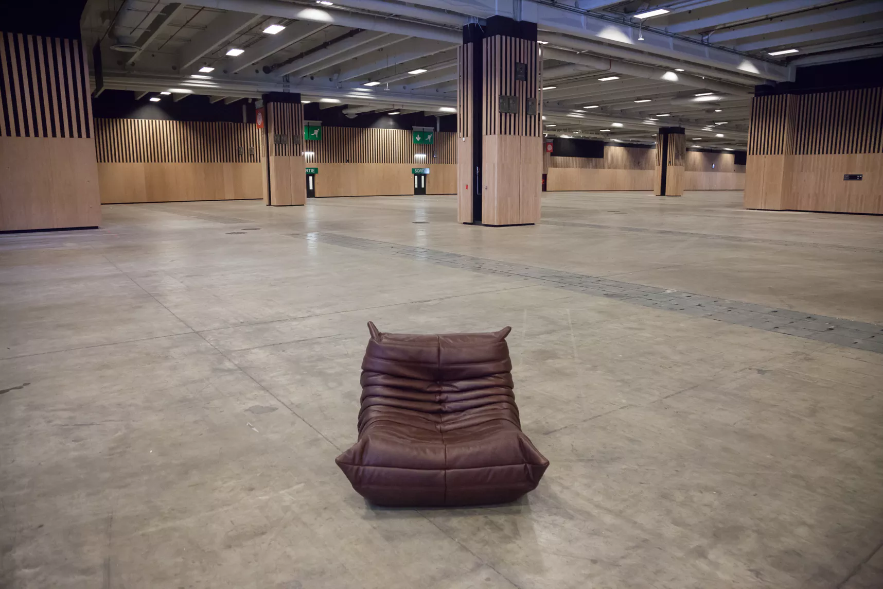 Togo armchair Pull-Up-Leather Chocolate Brown