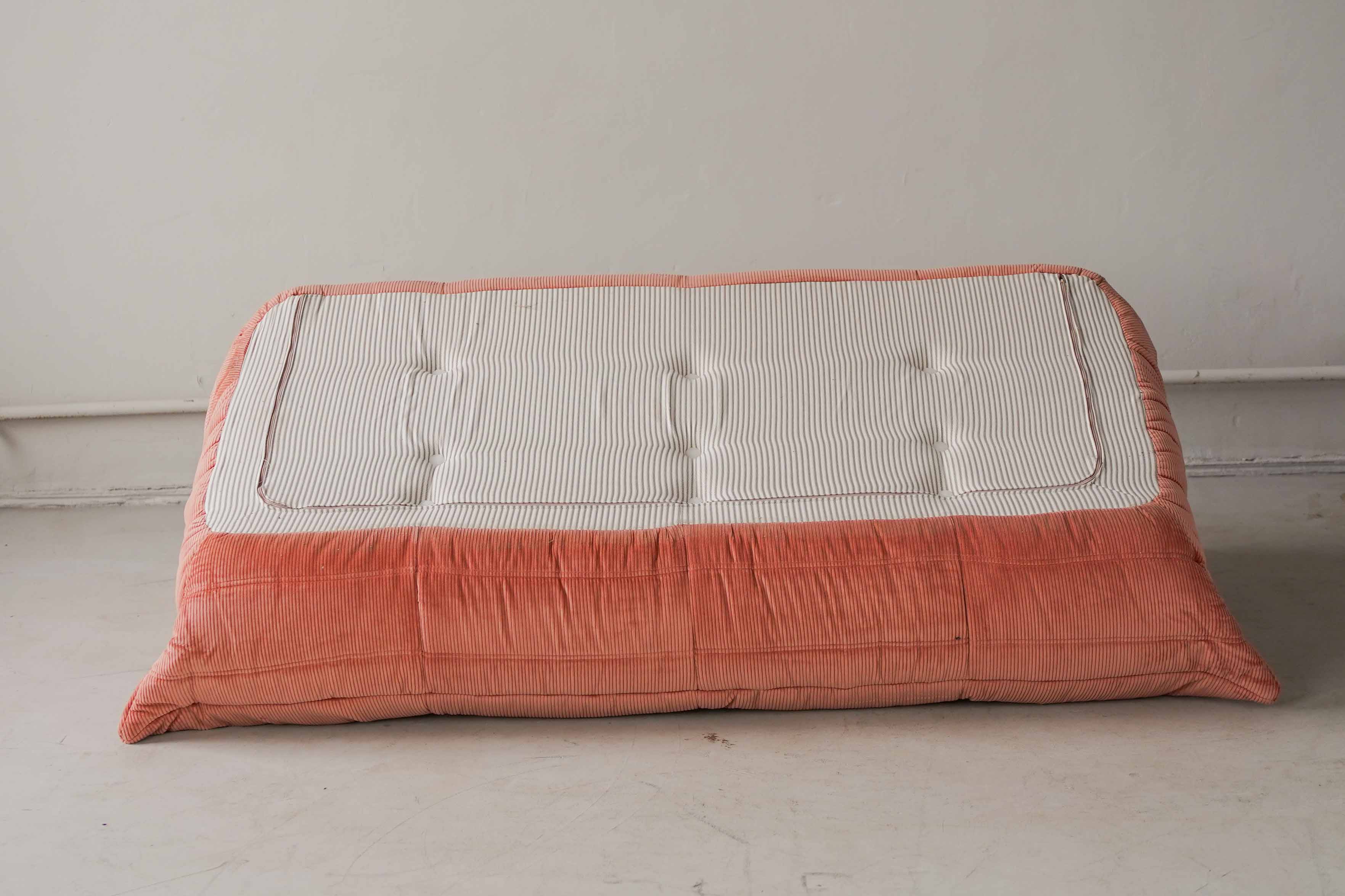 Togo Sofa 3-Seater Cord Coral