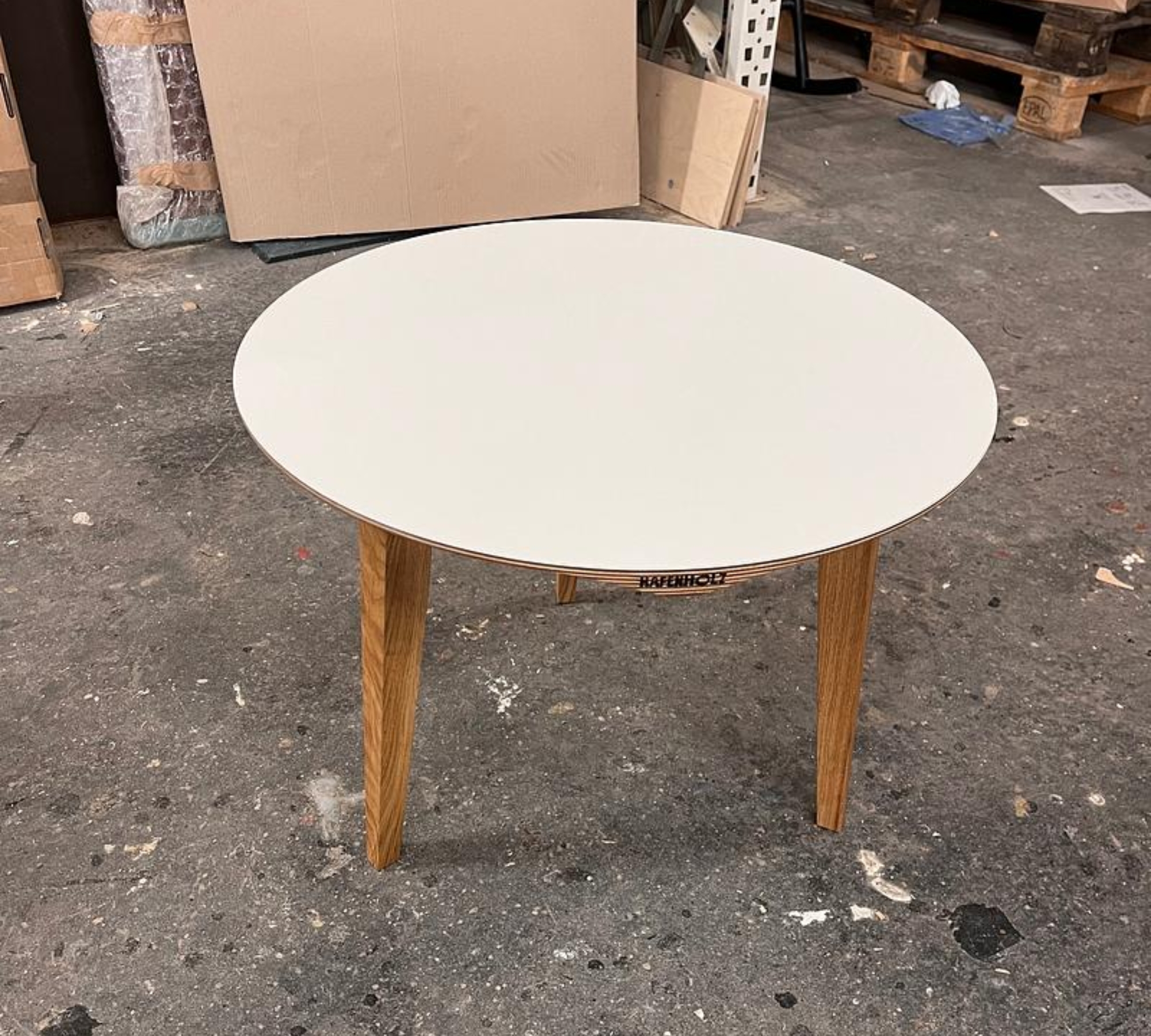 Beluga Couchtisch Linoleum Mushroom Ø 57cm