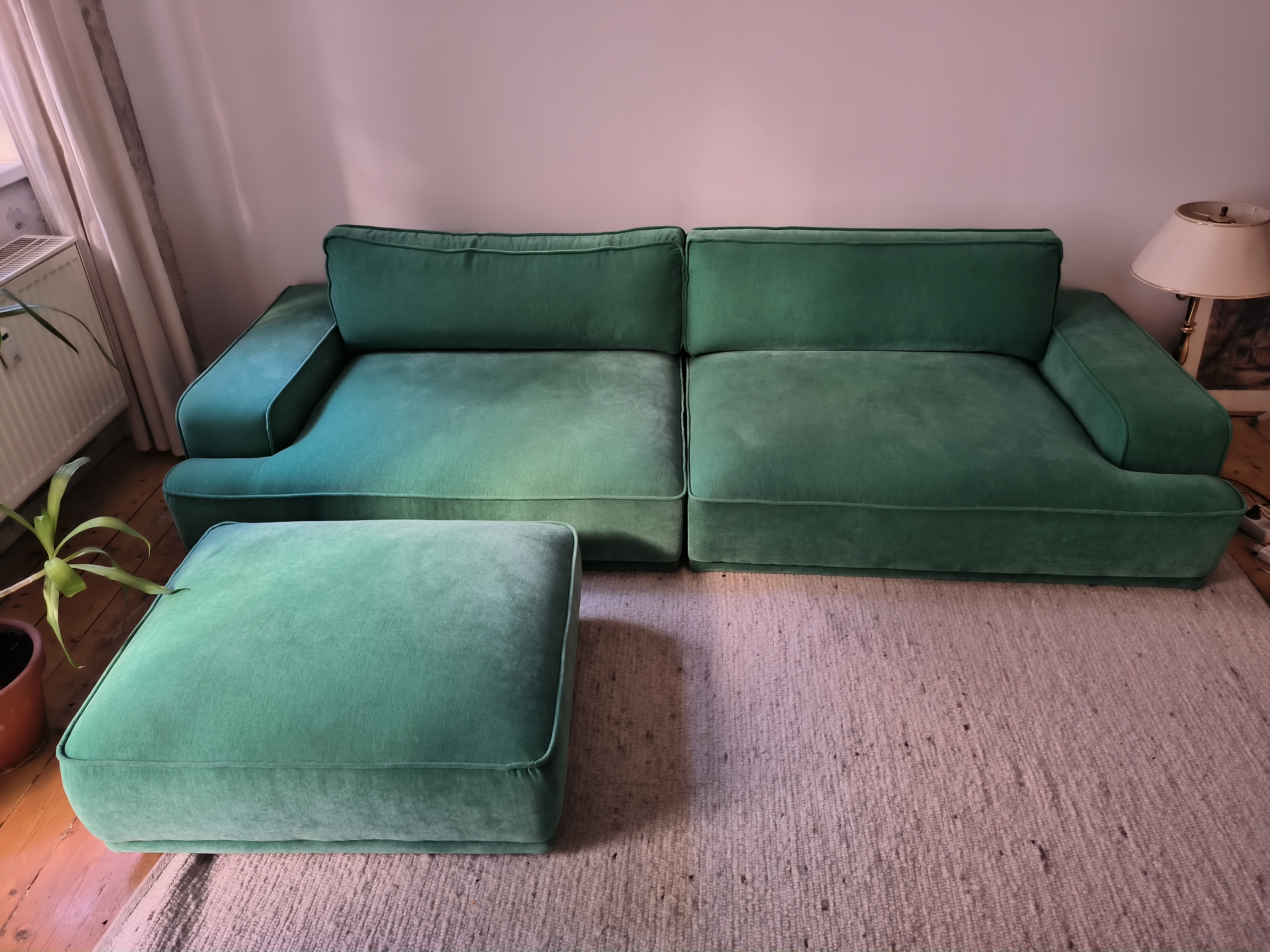 Leonora Sofa + Footstool Moss Grass Green