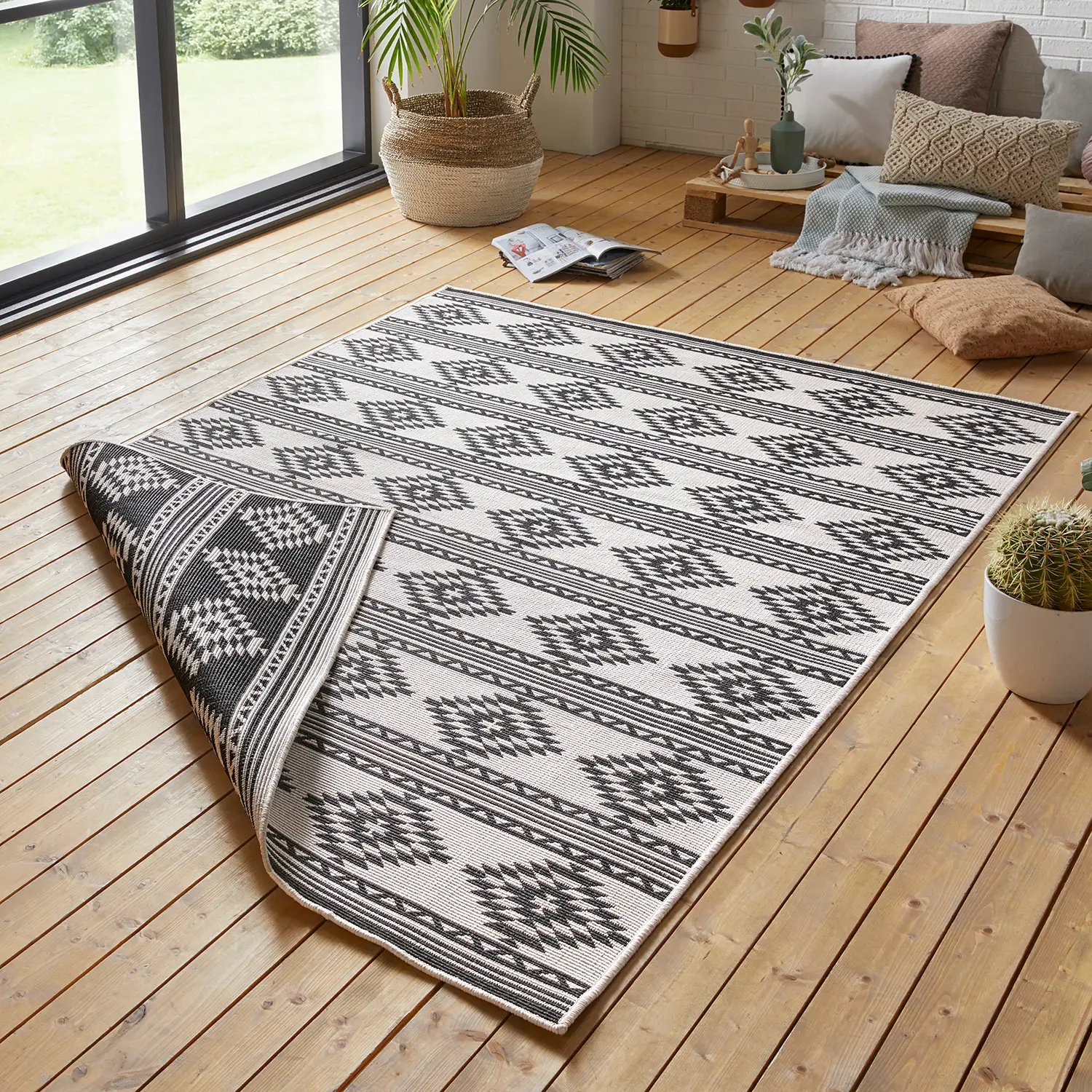 Maple In-/Outdoorteppich Creme Schwarz