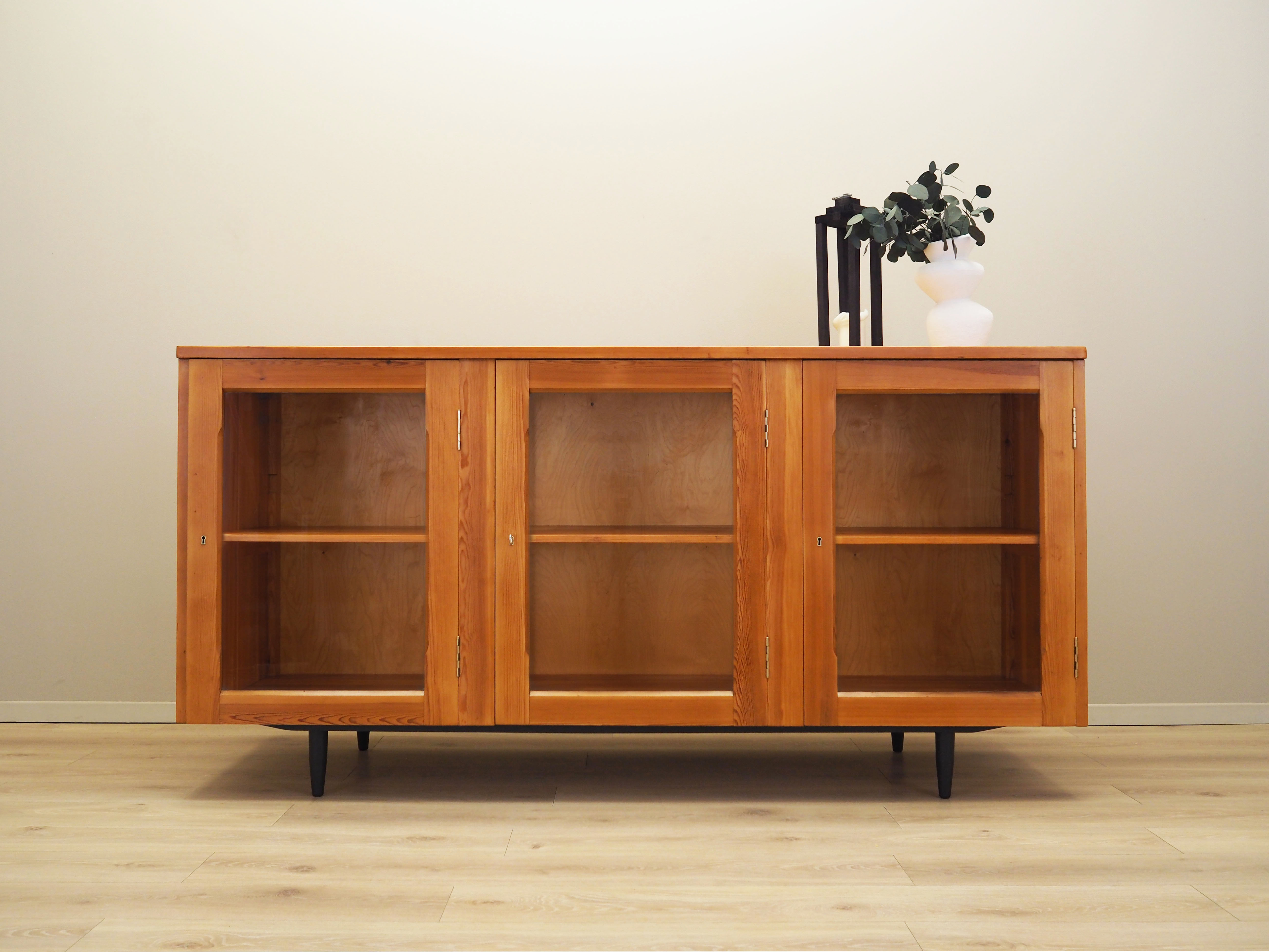 Vitrine Kiefernholz 1980er Jahre