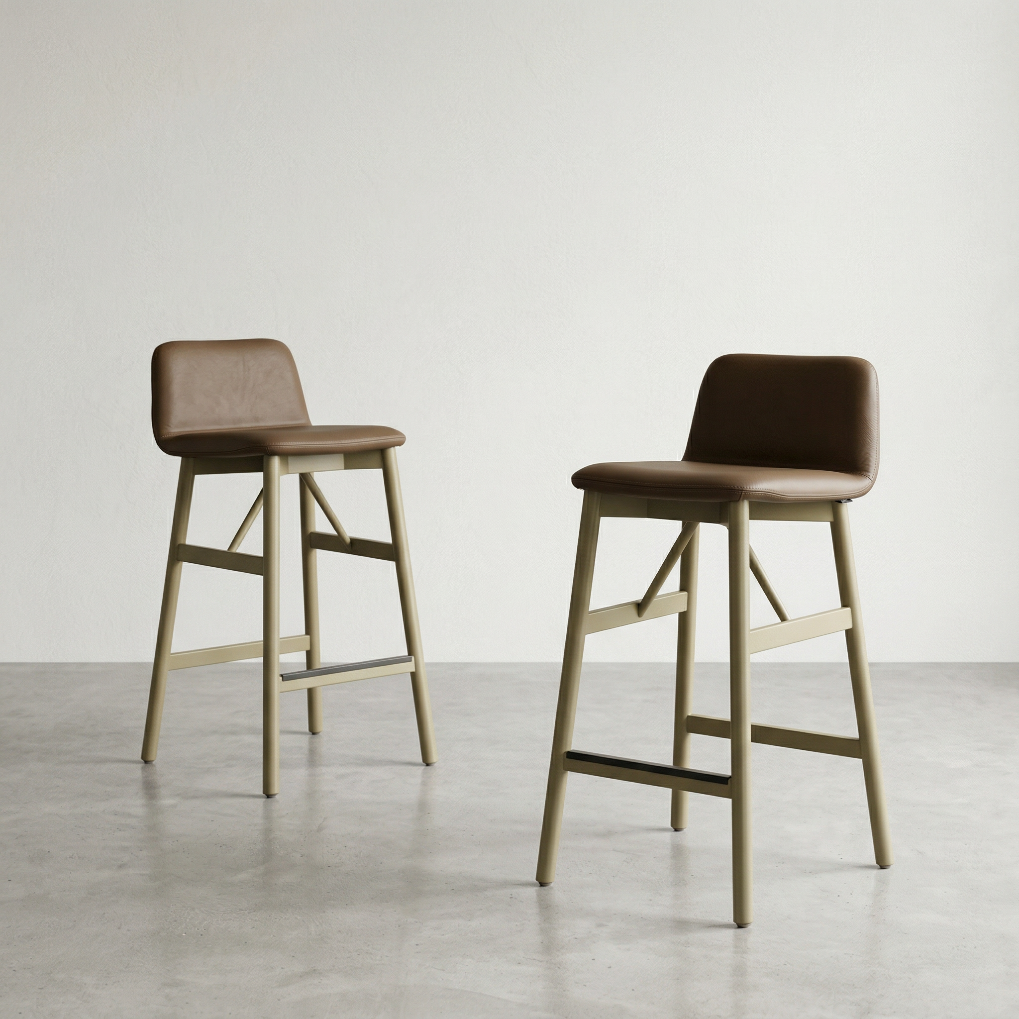 2x Bardot 0036 Wood Bar Stool Wood Leather Brown