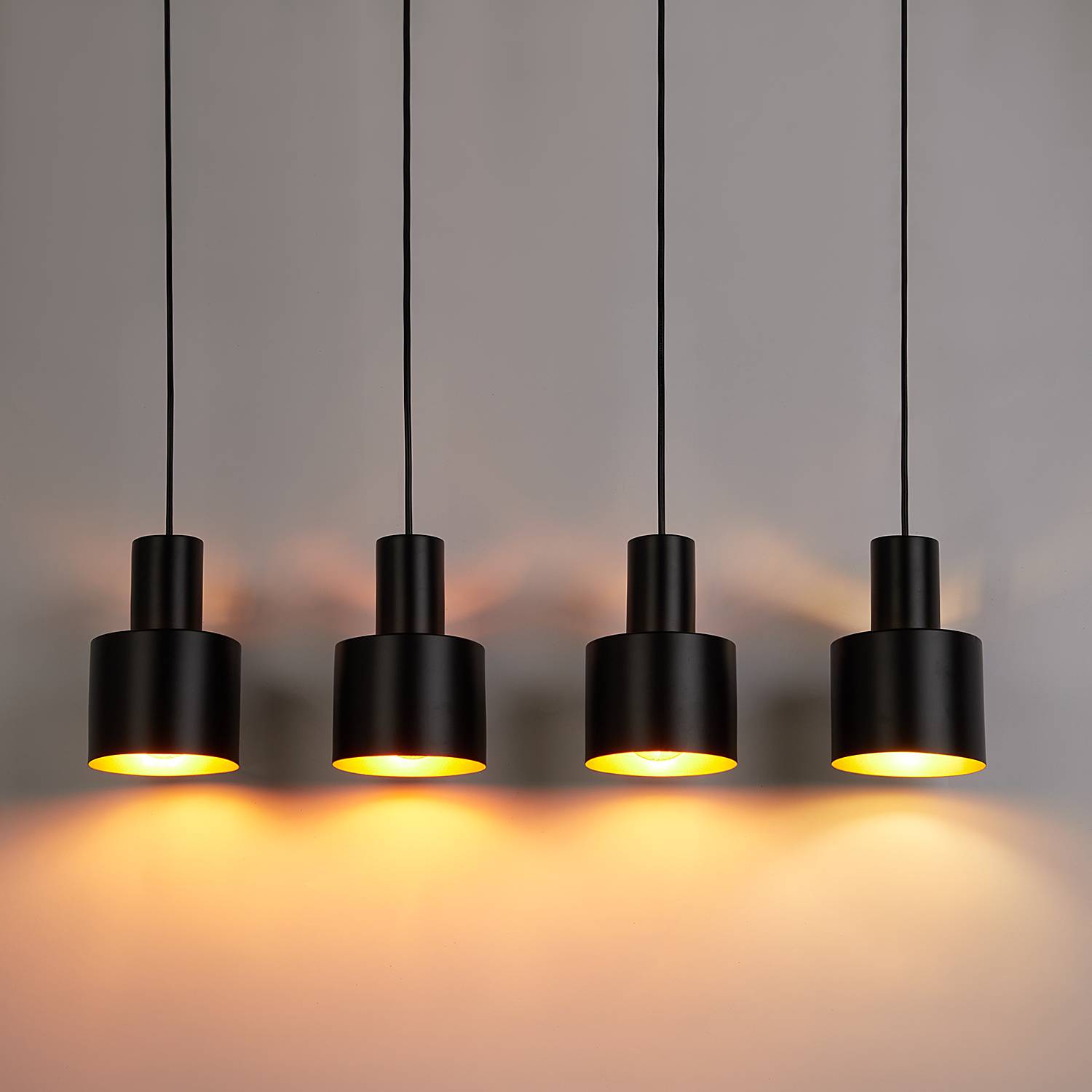 ISAK Pendelleuchte Eisen Schwarz 4-flammig