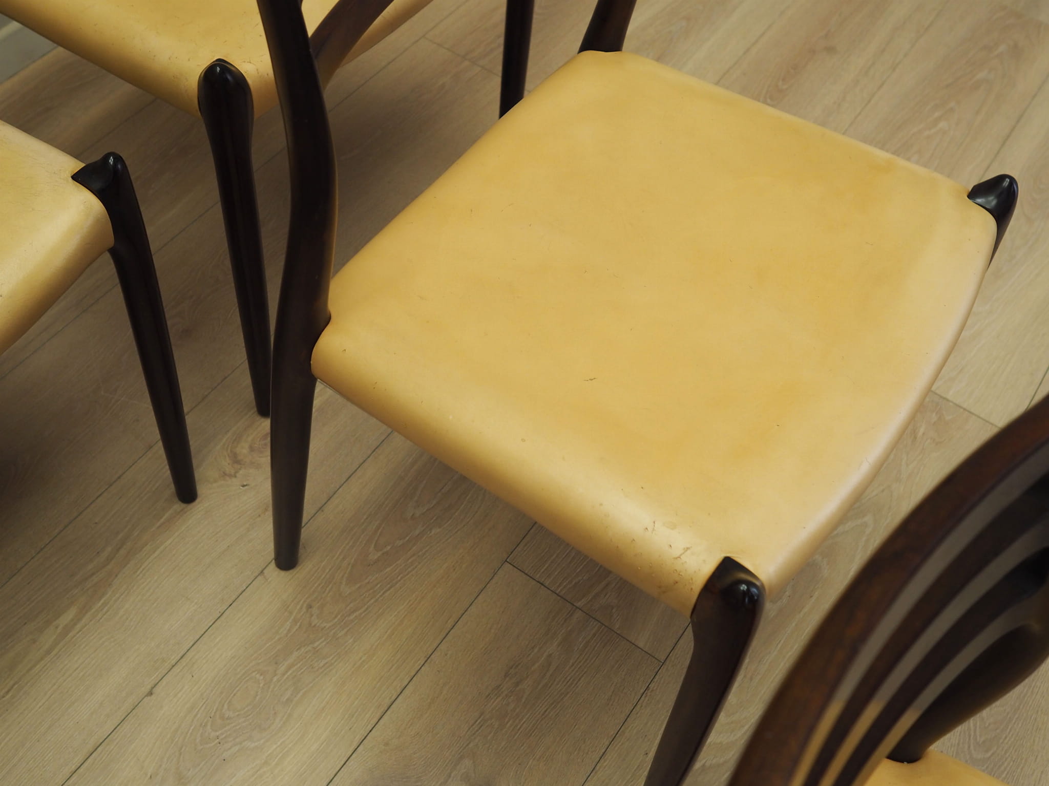 Sechser-Set Mahogany Stühle 1960 Jahre