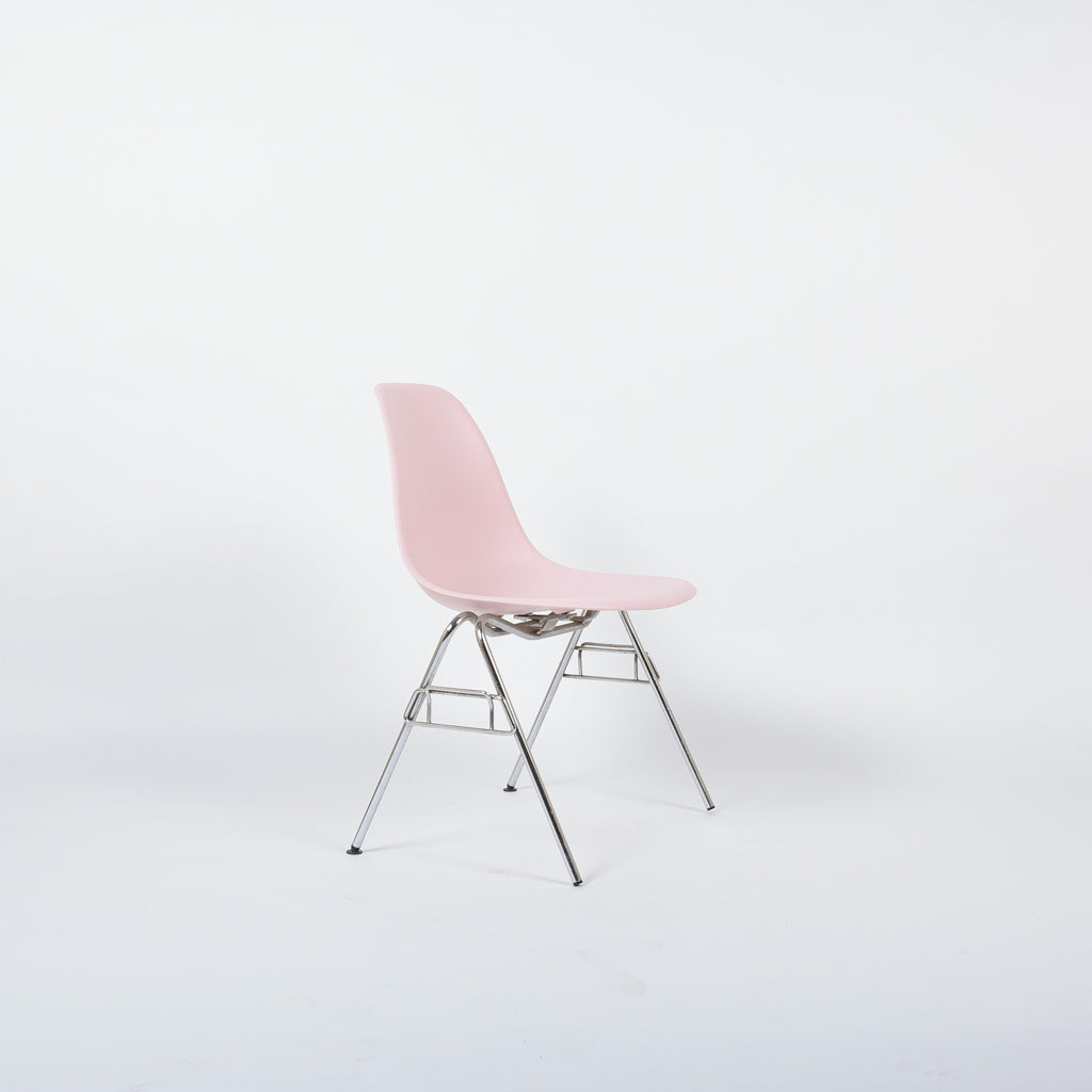 Eames DSS Plastic Side Chair Zartrose