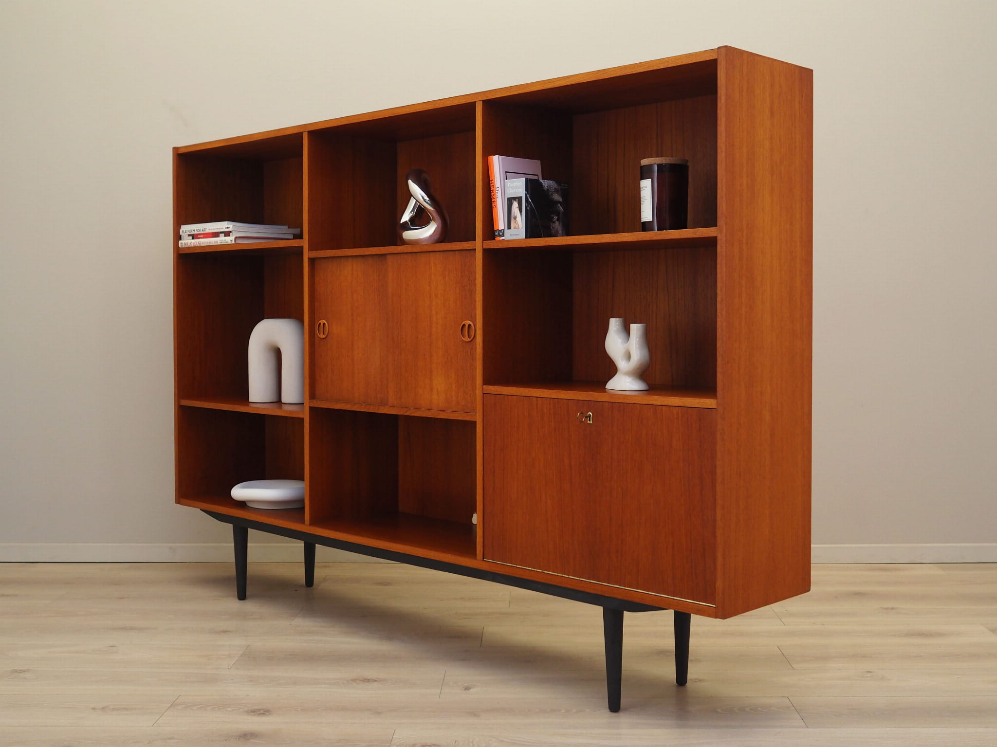 Regal Teakholz 1970er Jahre