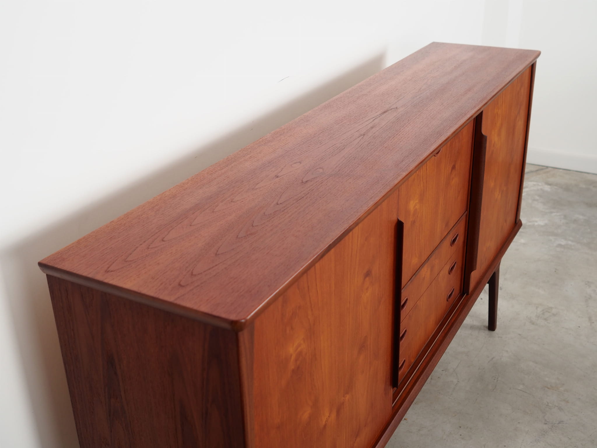 Vintage Highboard Teakholz Braun 1970er Jahre 