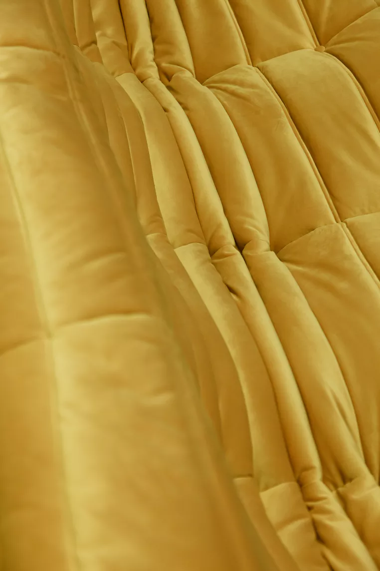 Divano Togo 3 posti velluto giallo senape