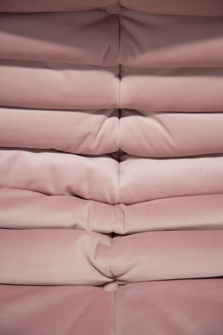 Poltrona Togo velluto rosa chiaro