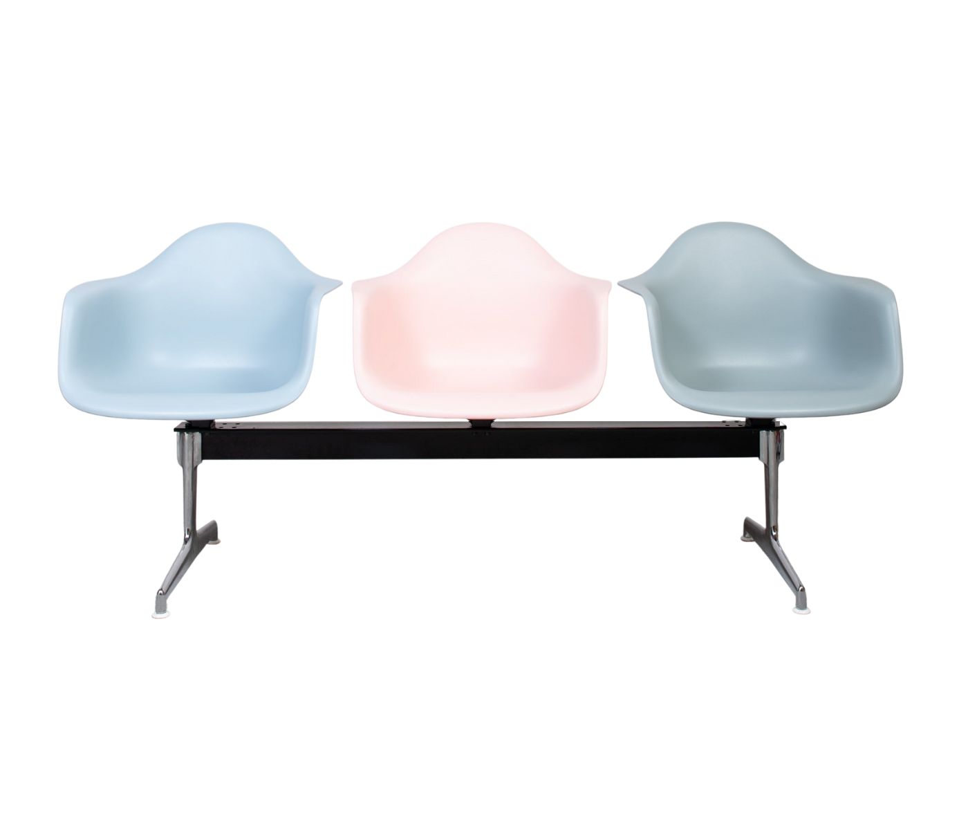 Vitra Eames Plastic Armchair auf Traverse 