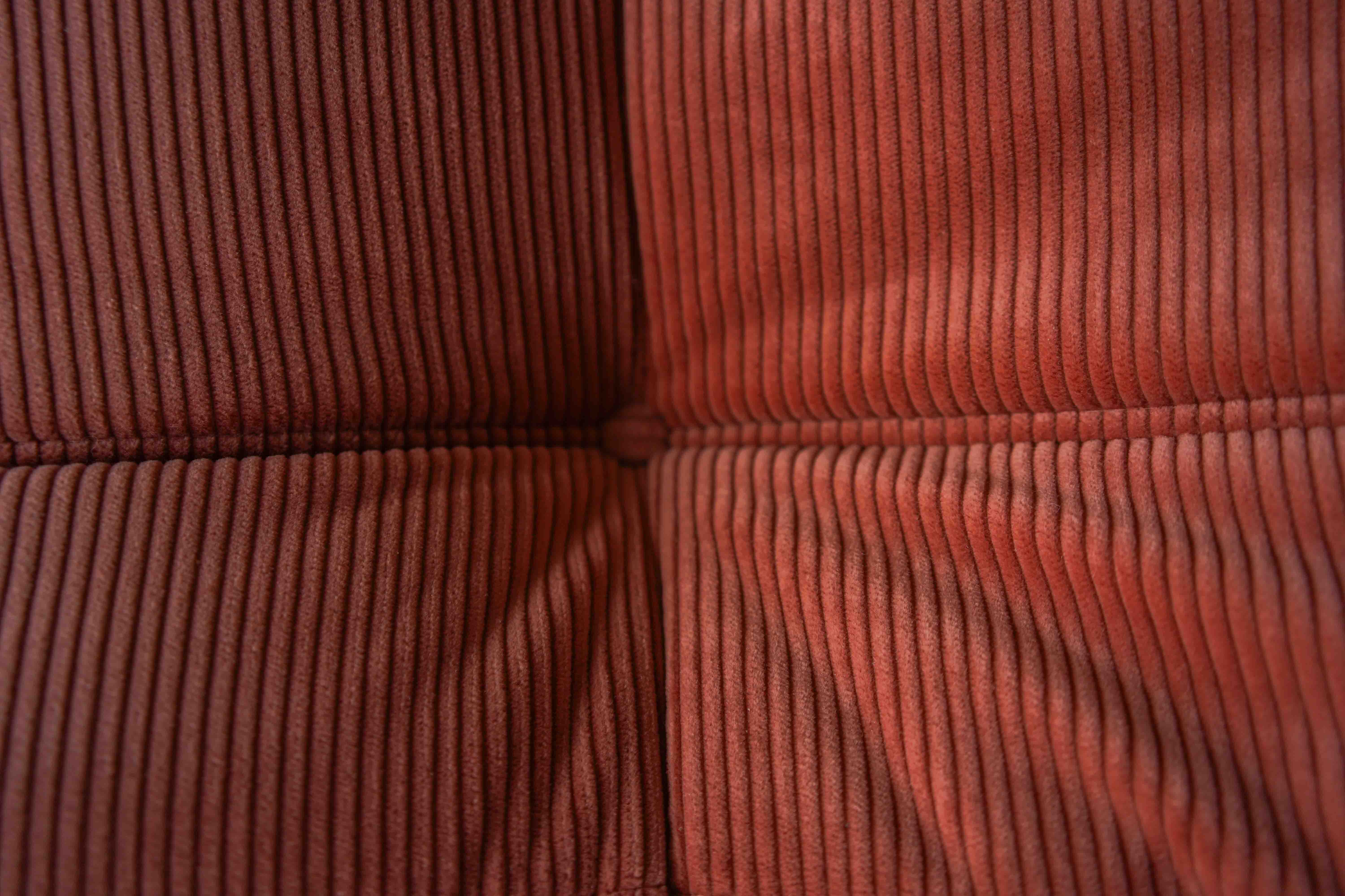 Togo Sofa 3-Sitzer Cord Coral