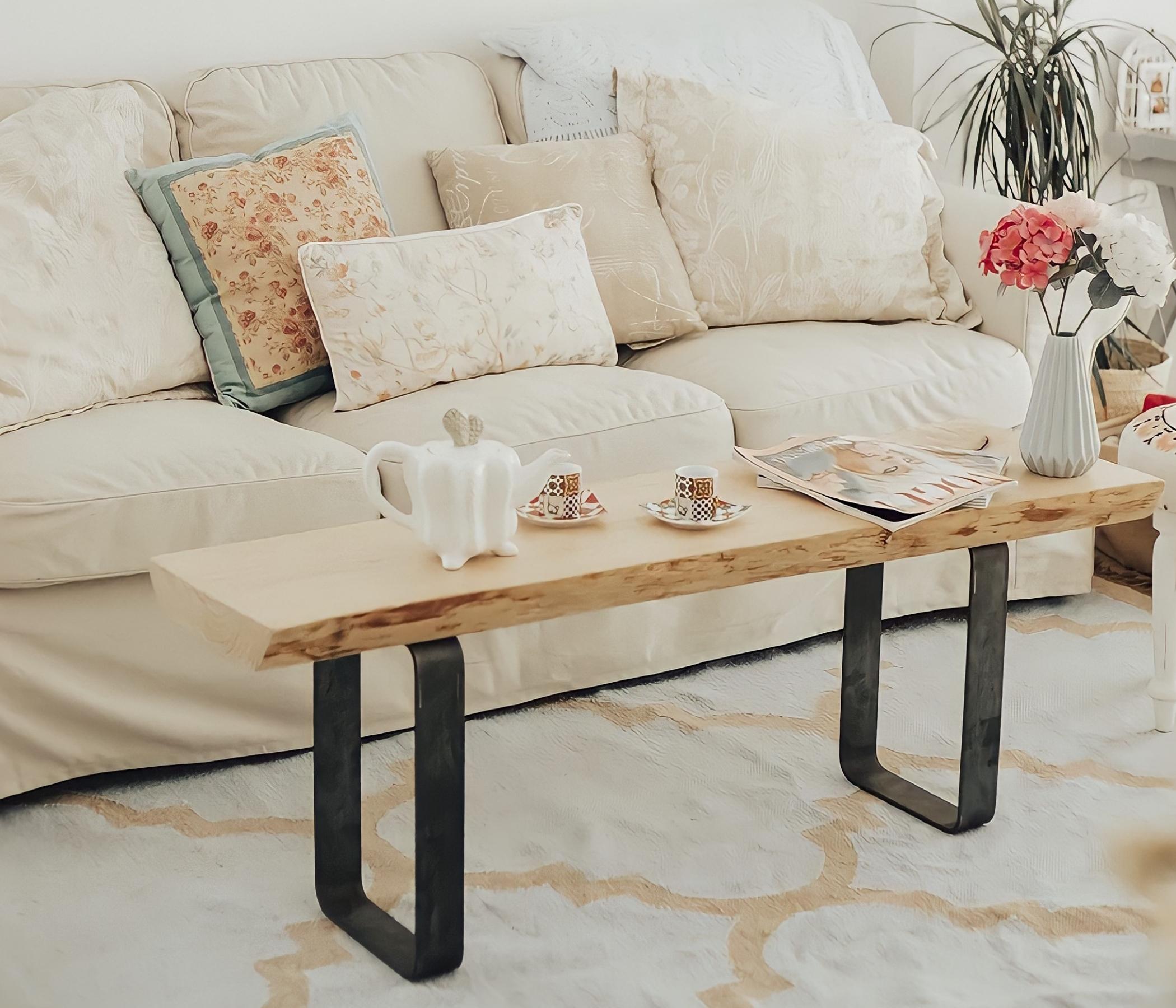 Couchtisch mit massiver Holzplatte Unbehandelte Holzoptik