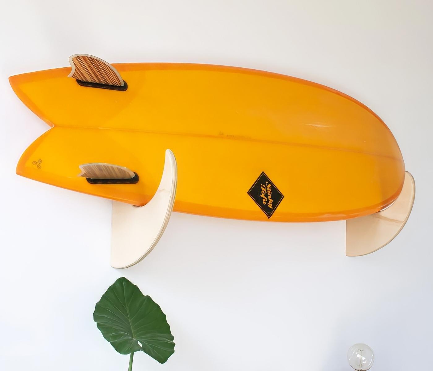 Deko-Surfbrett aus 100% recyceltem Holz