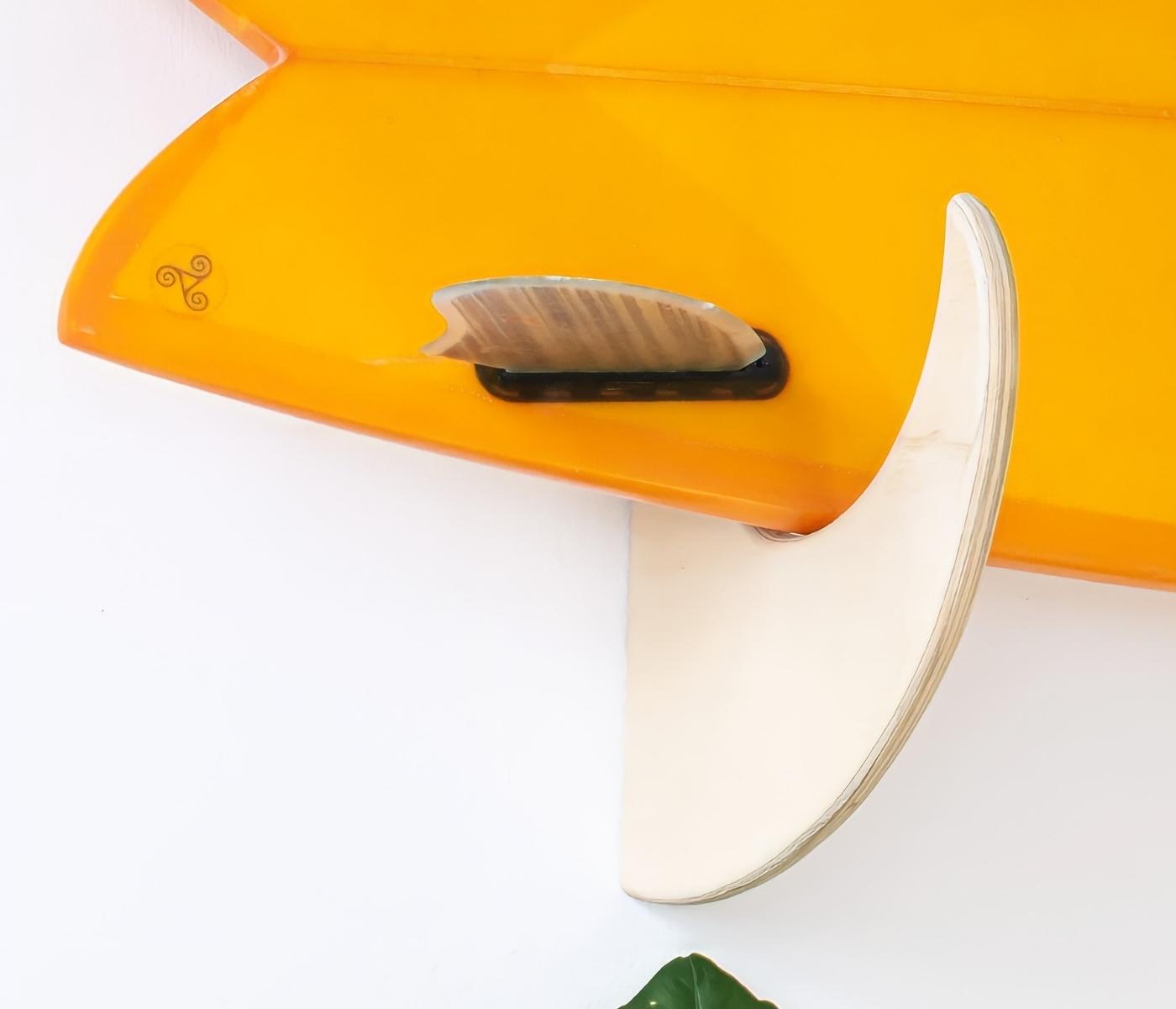 Deko-Surfbrett aus 100% recyceltem Holz