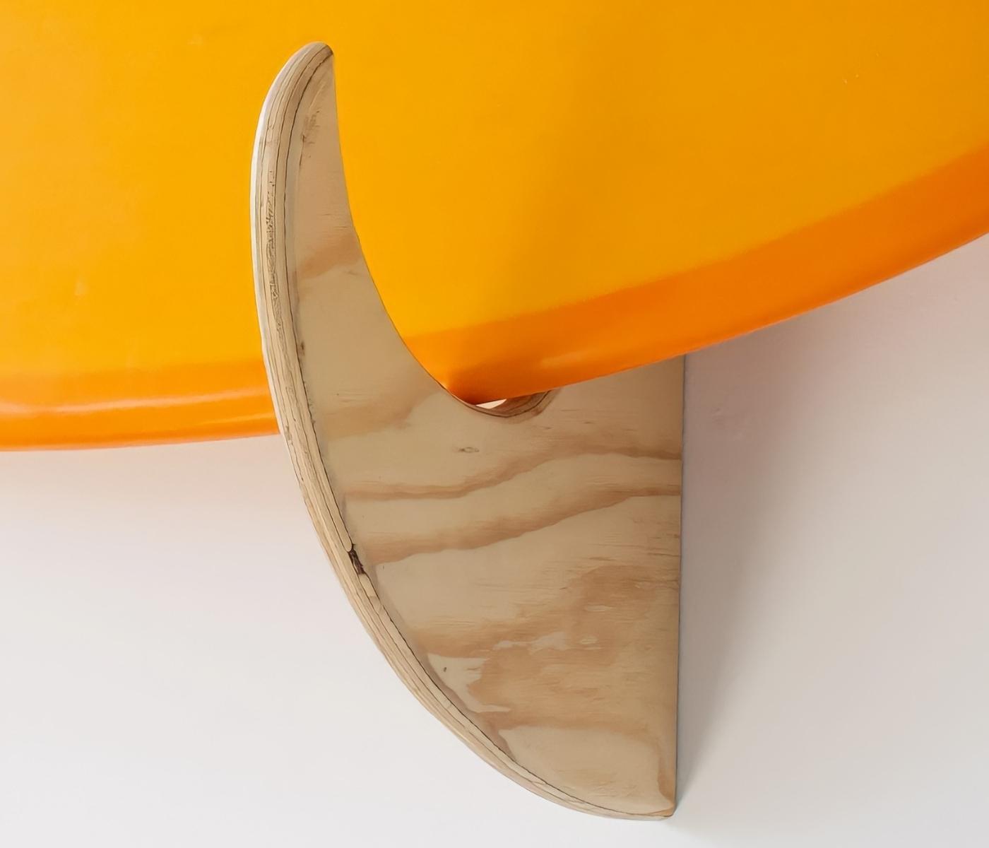 Deko-Surfbrett aus 100% recyceltem Holz
