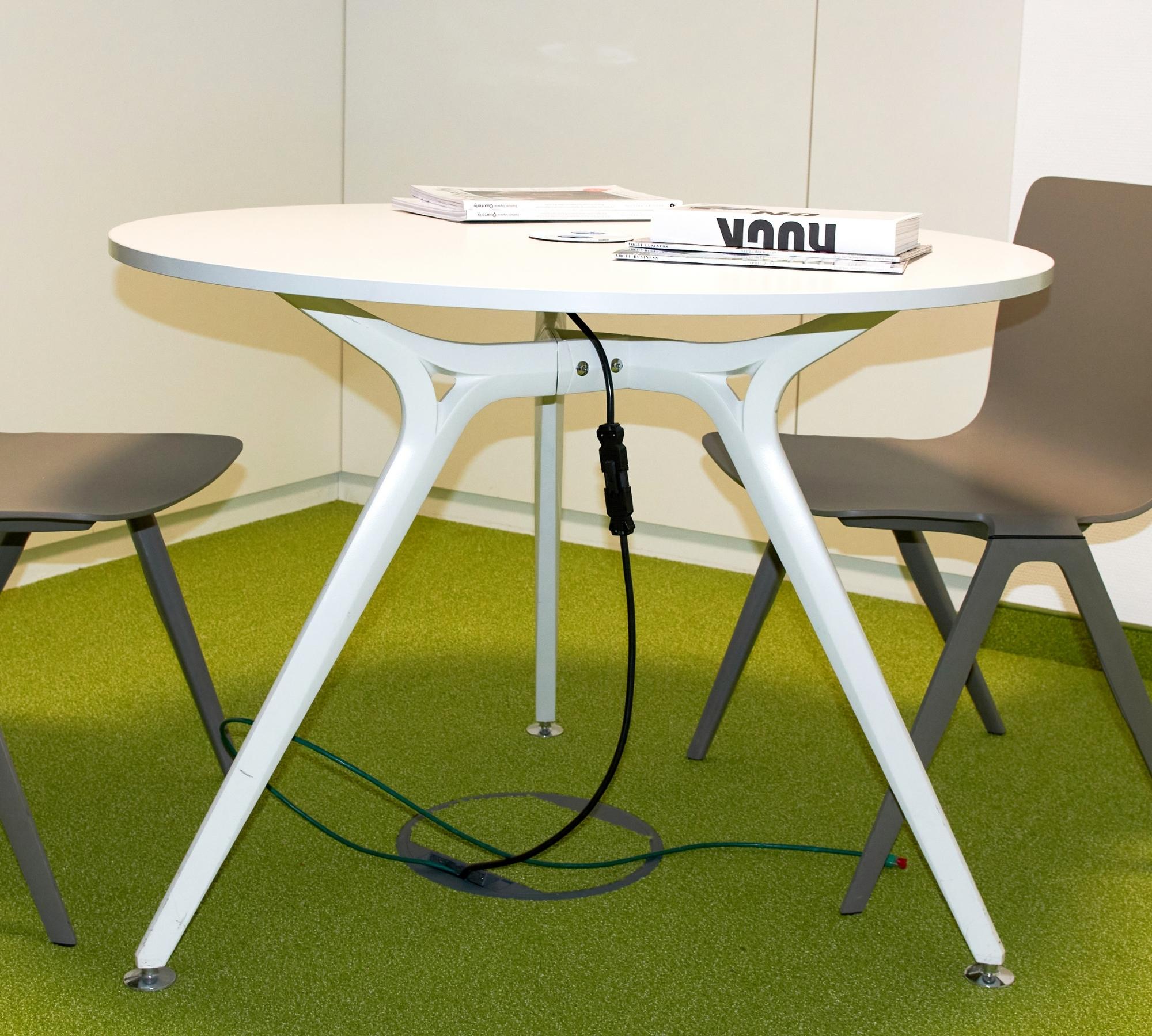 Runder Meetingtisch mit Stromanschluss Weiß