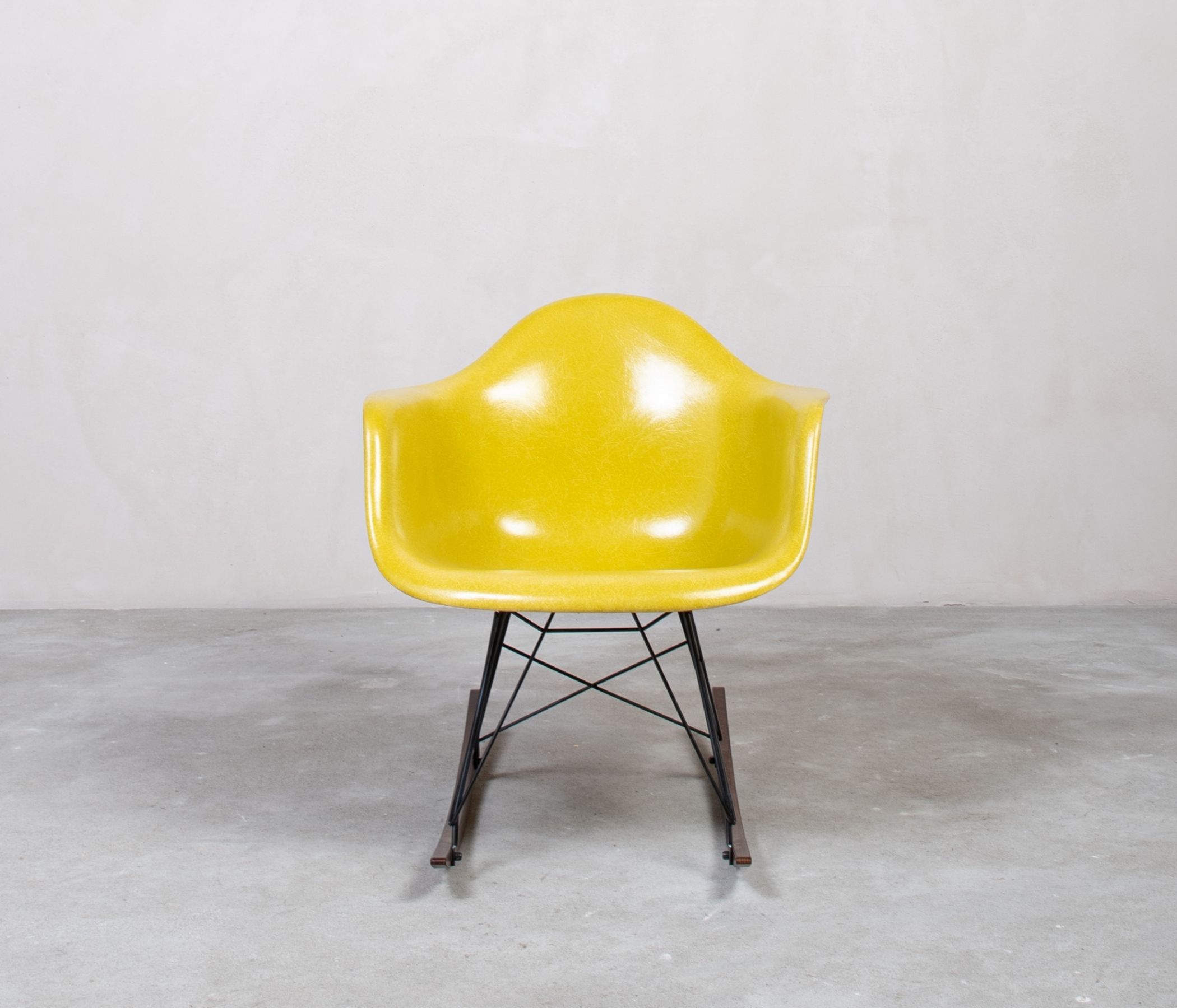 Vitra Eames Fiberglass Armchair Schaukelstuhl RAR