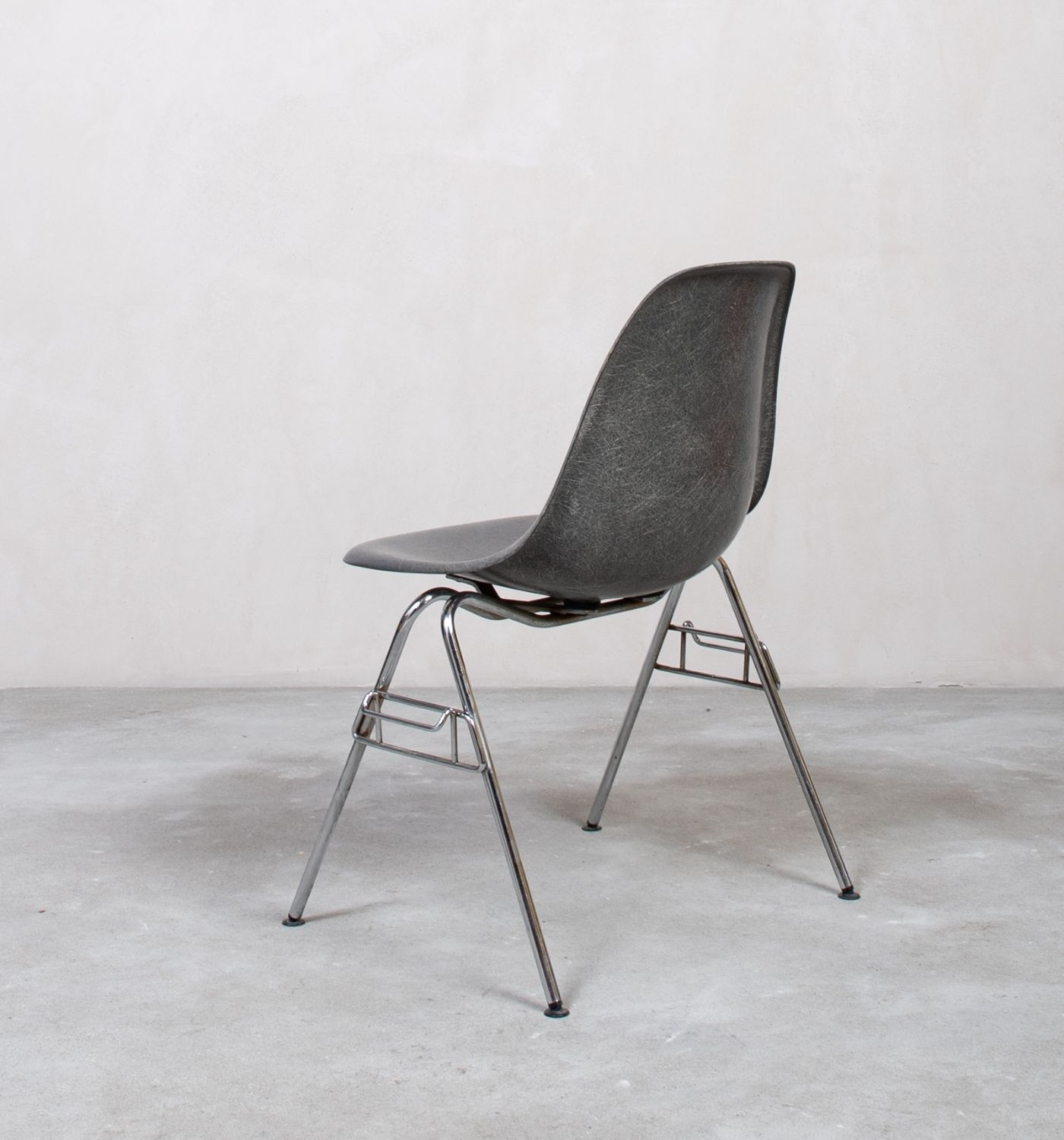 Eames Fiberglass Side Chair by Herman Miller Elephant Grey
