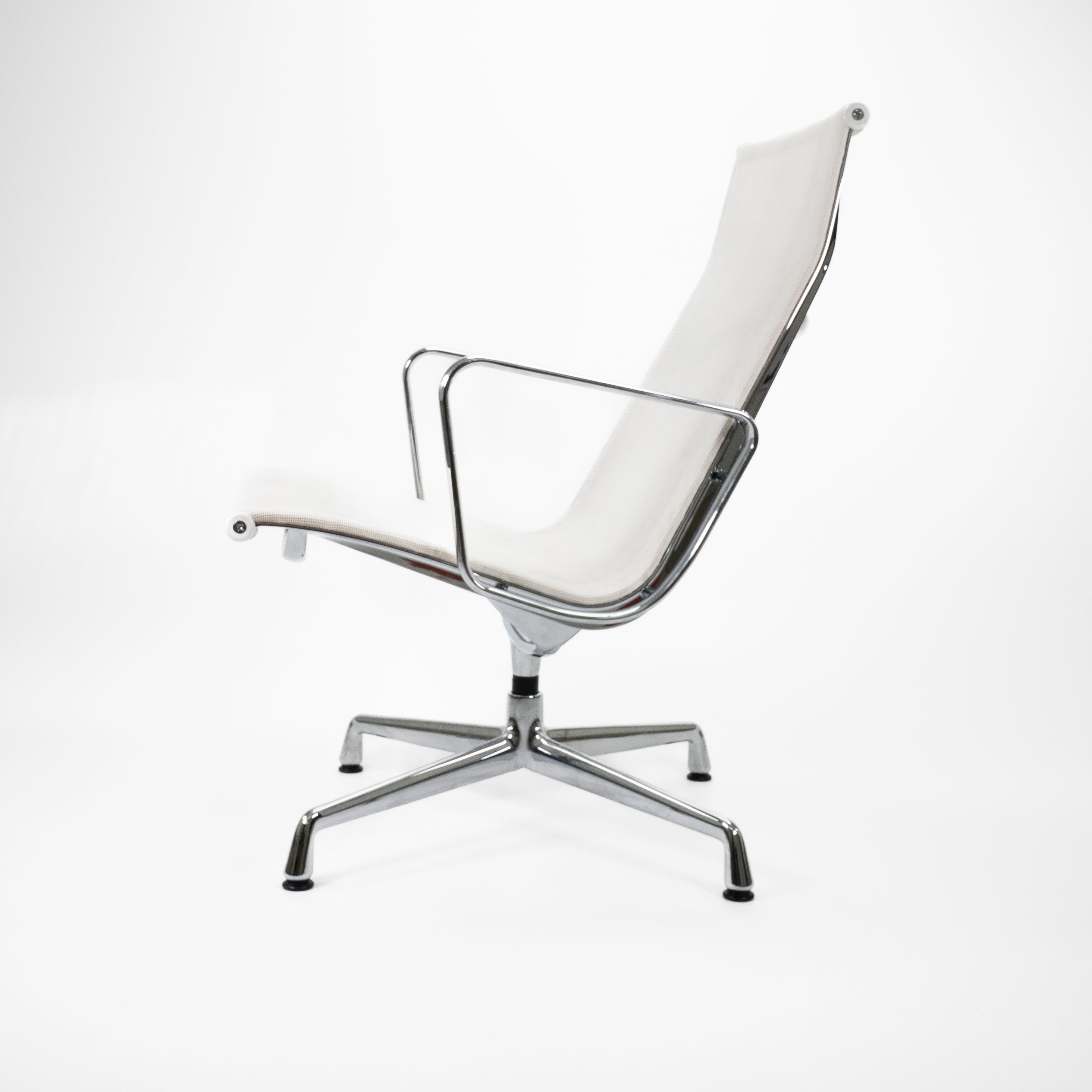EA116 Office chair Chrome Mesh White