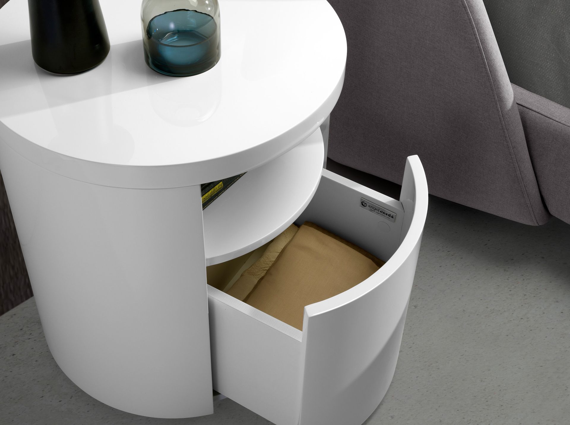 7006 Nachttisch Weiß 48cm