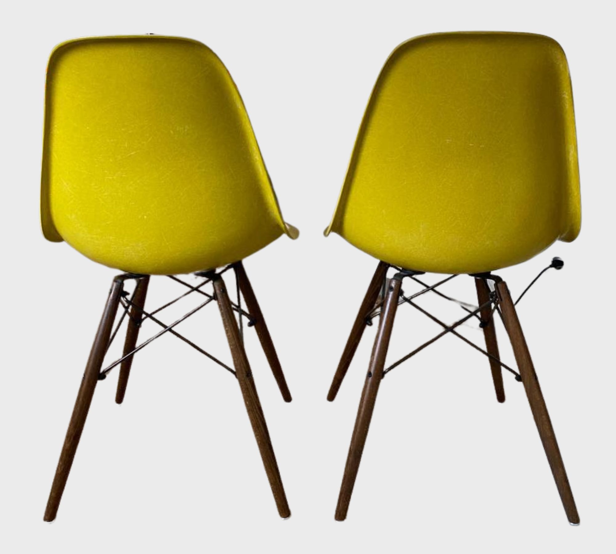 2x Eames Fiberglas Side Chair by Herman Miller Ockergelb