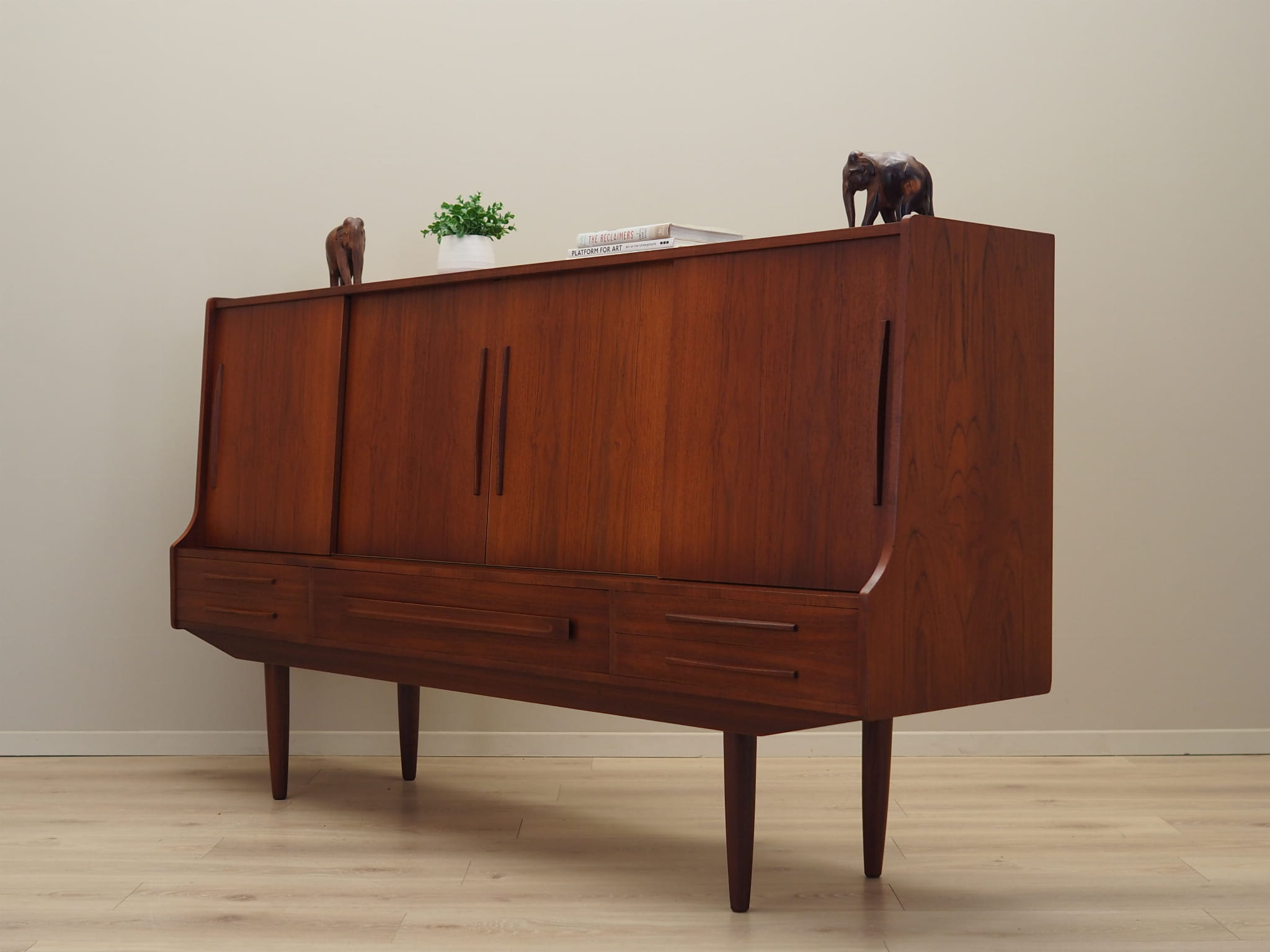 Vintage Highboard Teakholz Braun 1960er Jahre