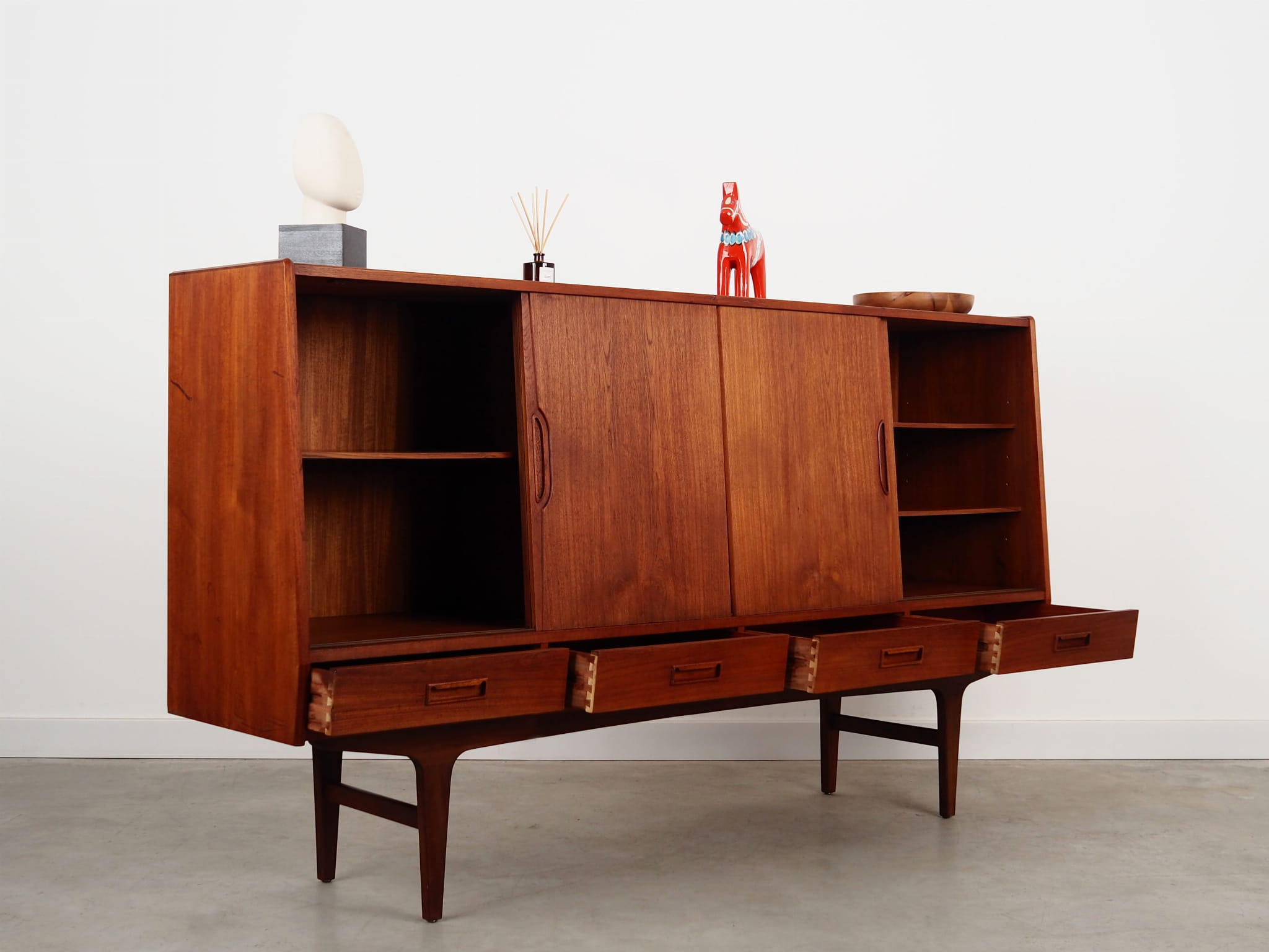 Highboard Teakholz Braun 1970er Jahre 