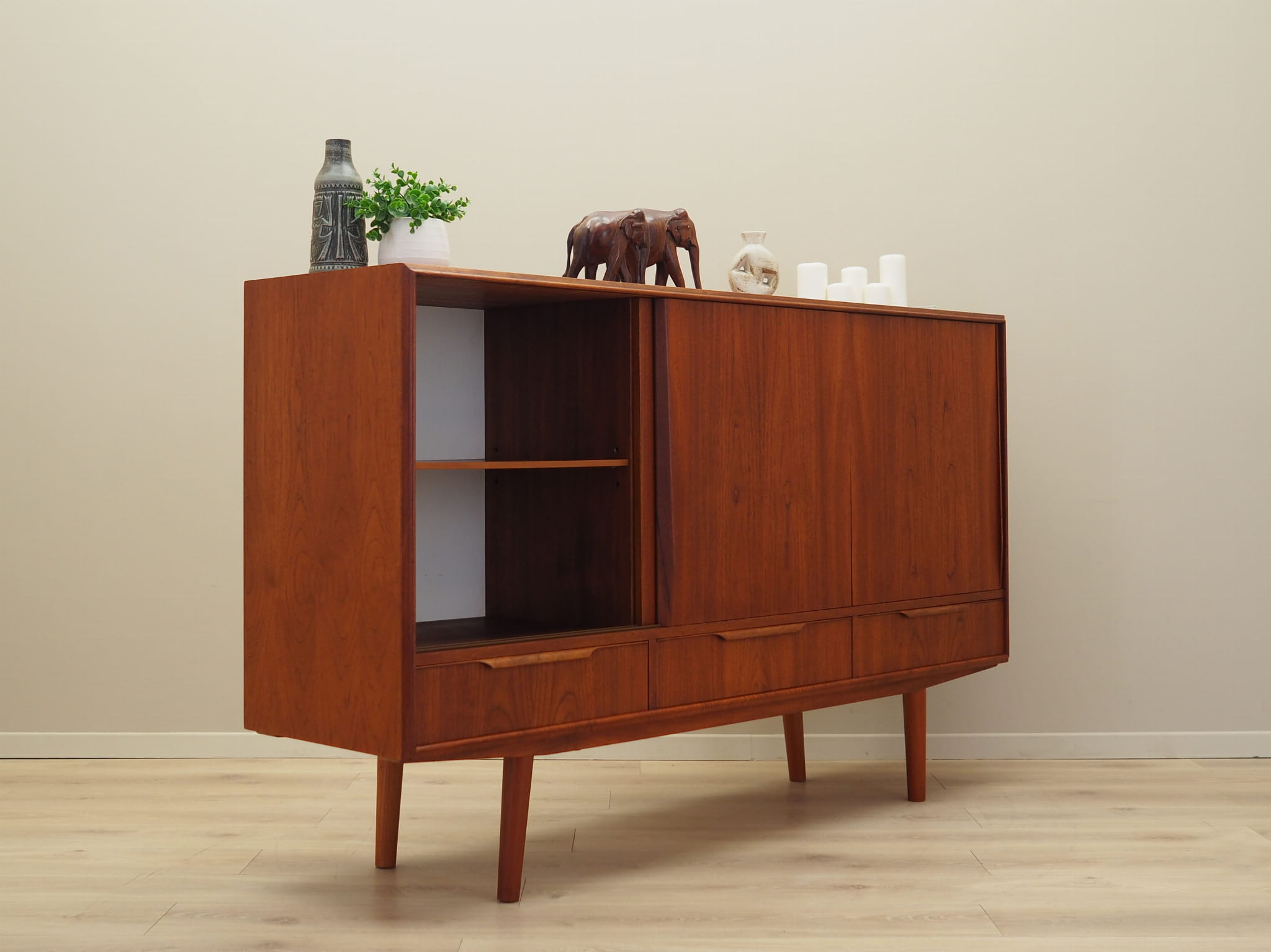 Highboard Teakholz Braun 1970er Jahre