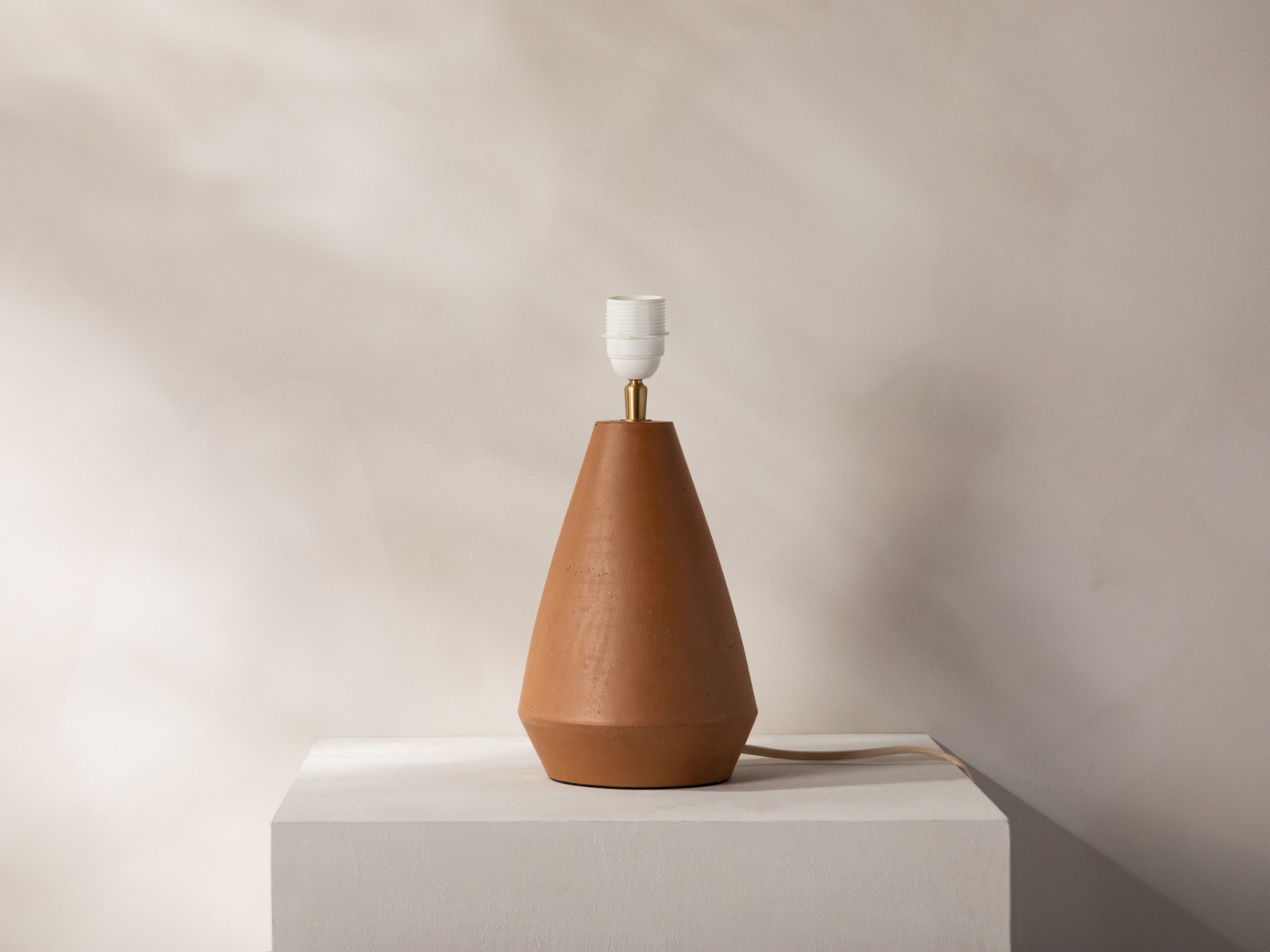Ina Tischlampe Keramik Braun