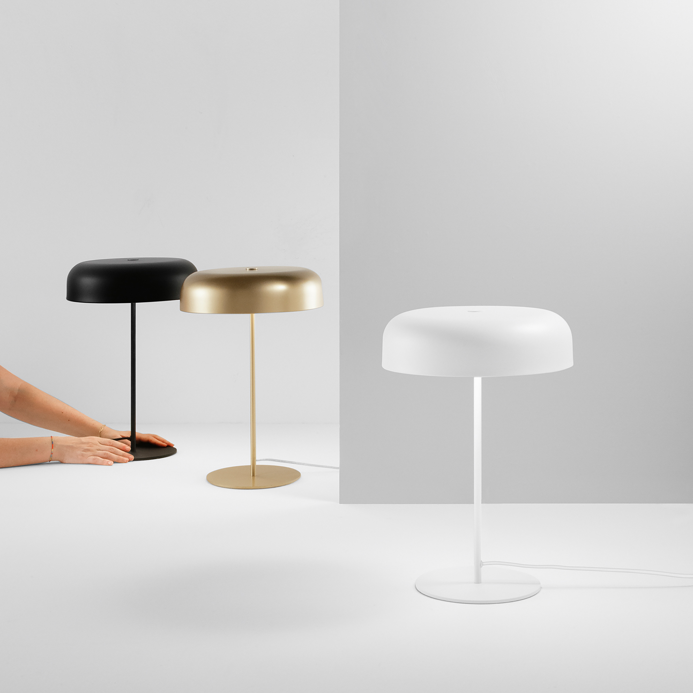 Iceman Table Lamp Aluminium Gold