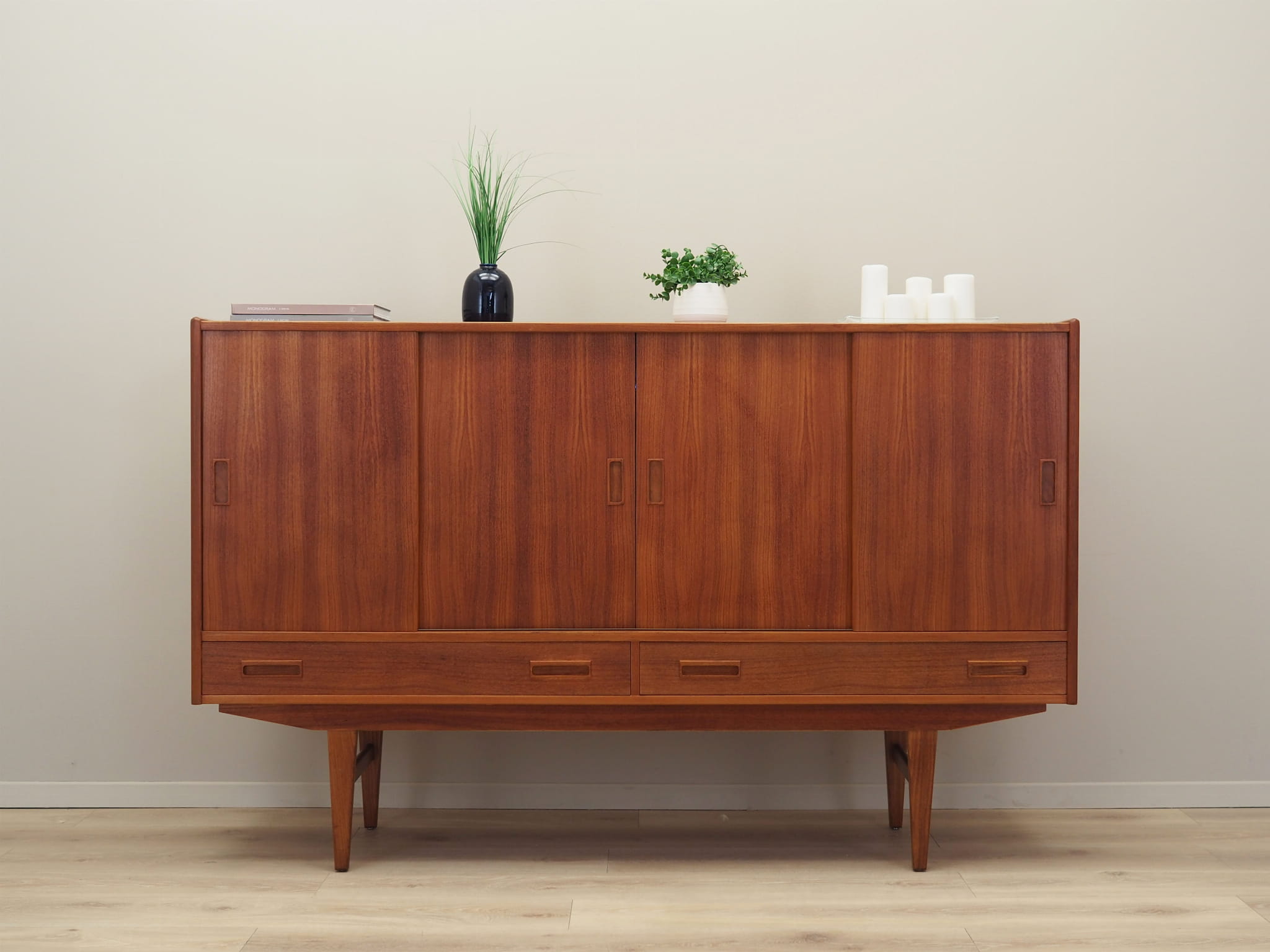 Vintage Highboard Teakholz Braun 1970er Jahre