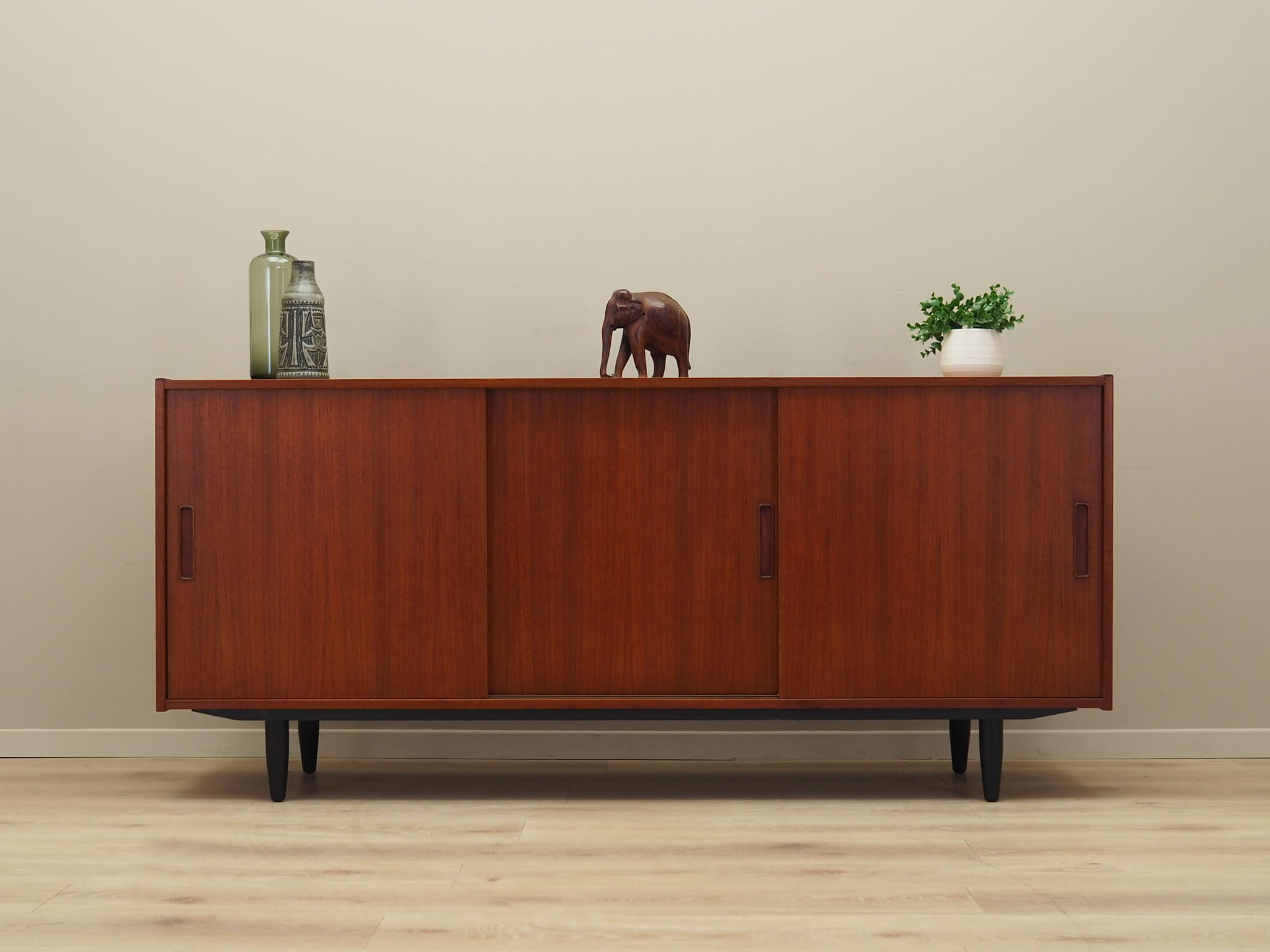 Vintage Sideboard Teakholz Braun 1970er Jahre