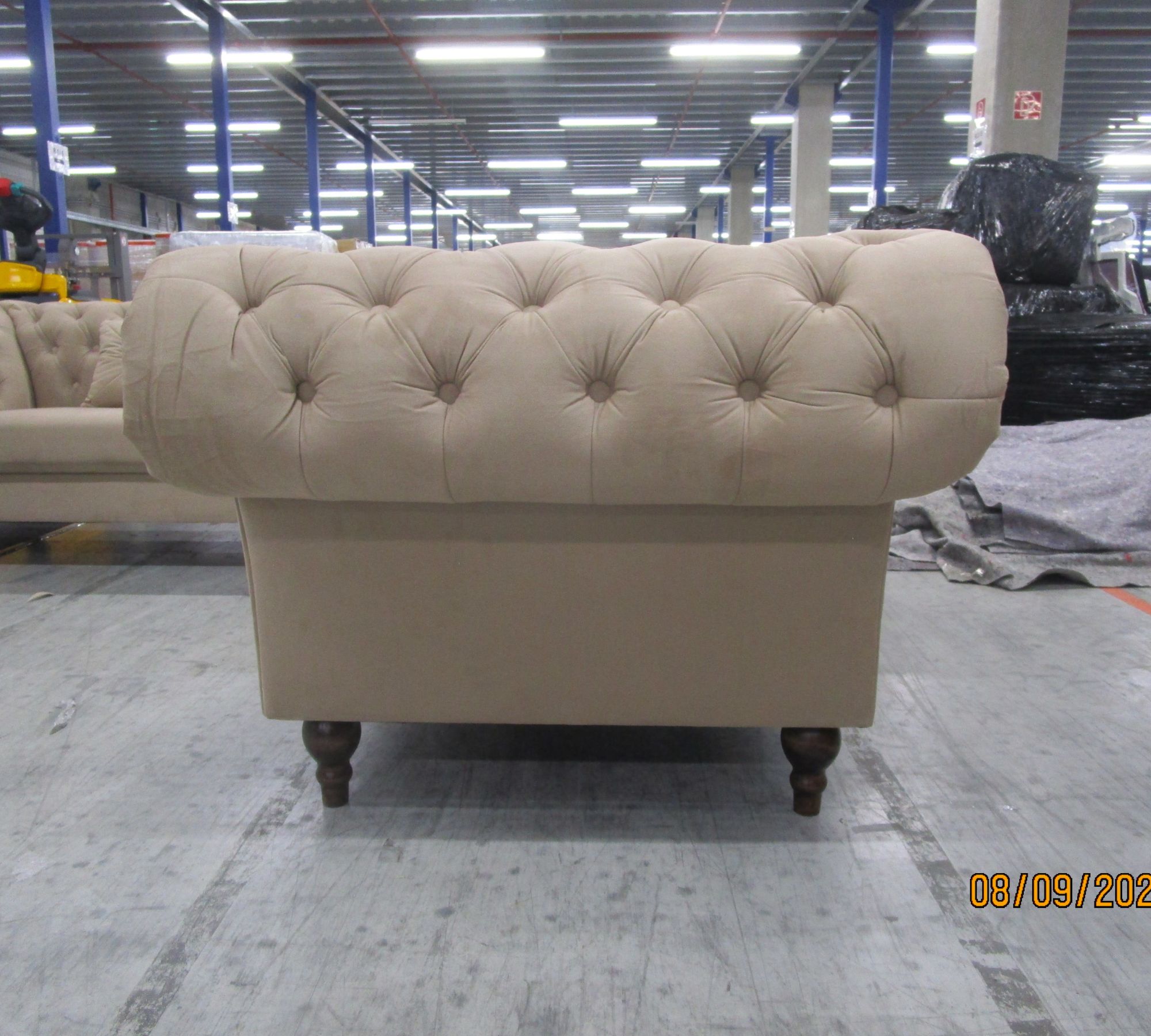 Großes Ecksofa in Chesterfield-Optik