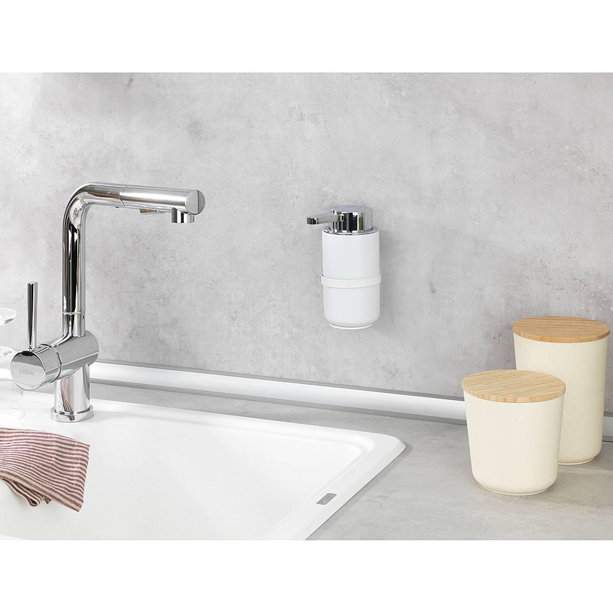 Woya Soap Dispenser Ceramic White