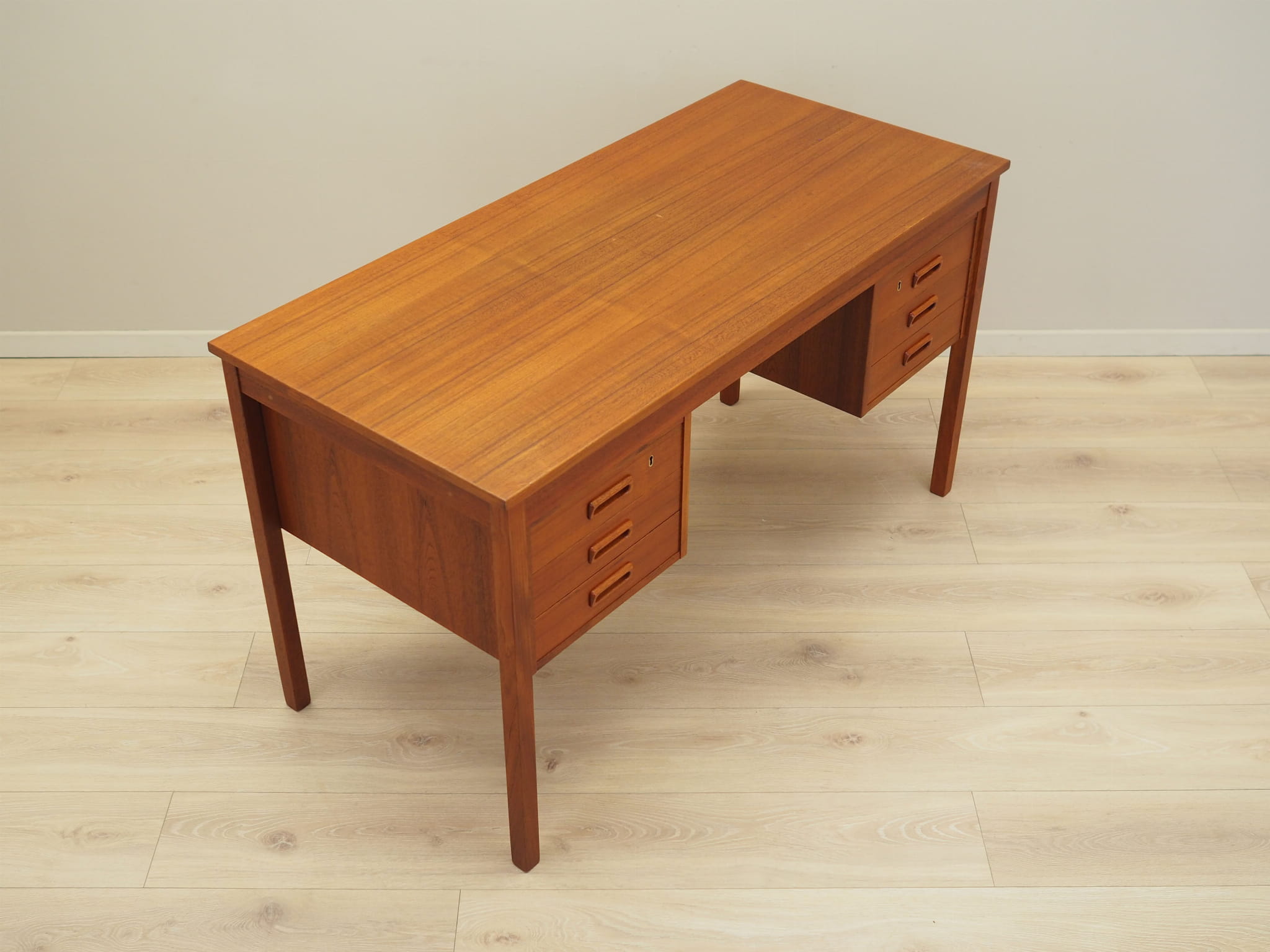 Schreibtisch Teakholz 1970er Jahre