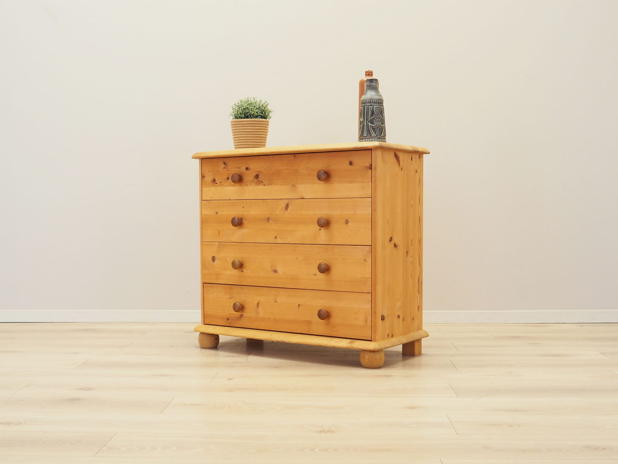 Chest of drawers Pine wood Brown