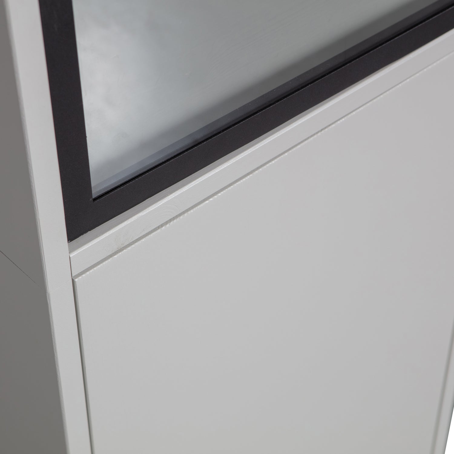 Basic Schrank Holz Grau