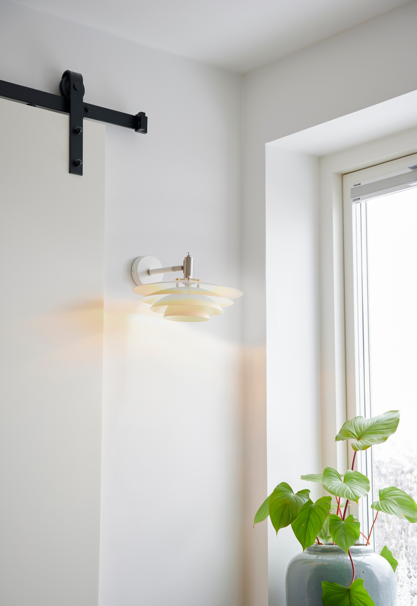 Bretagne Wall Lamp White