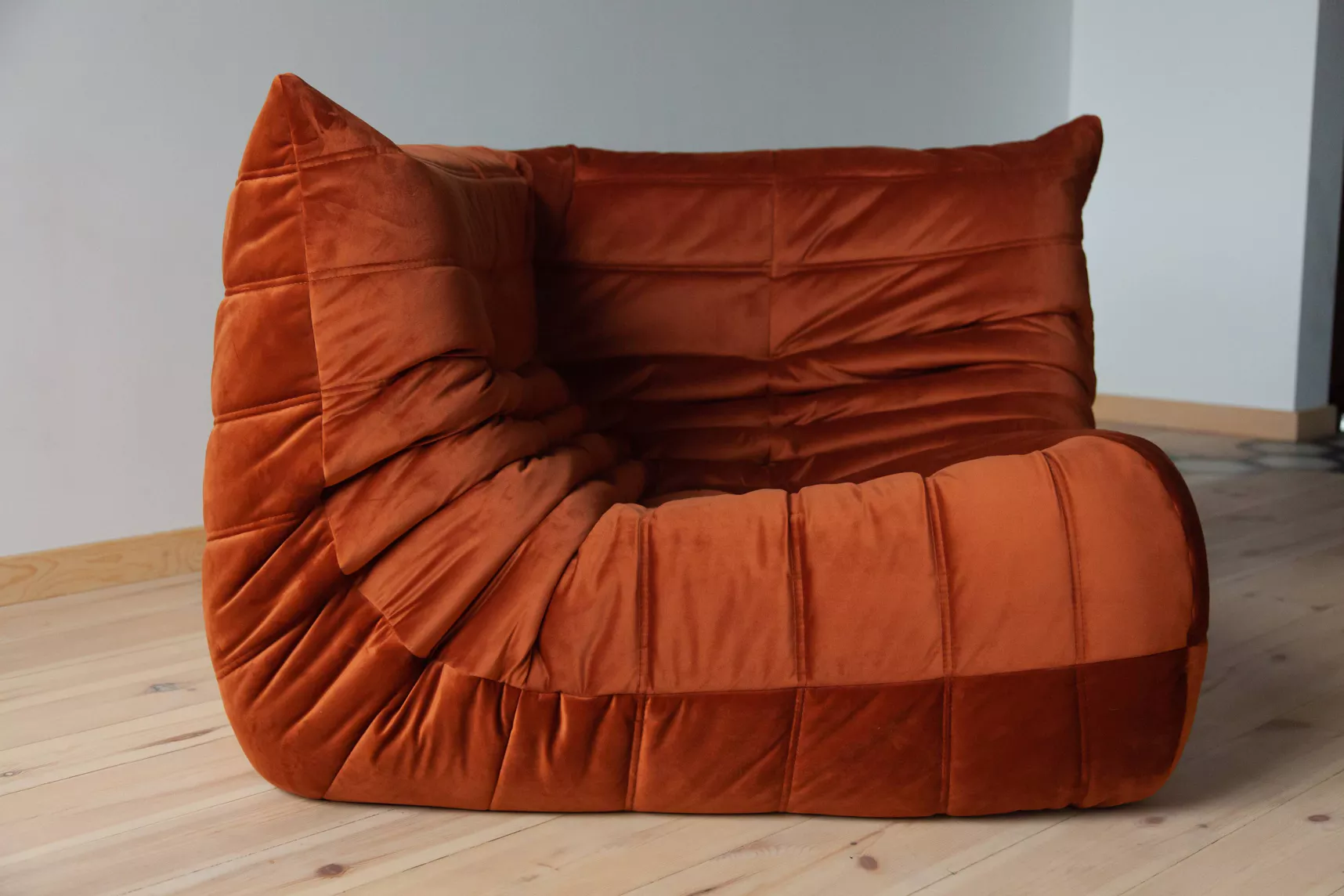 Togo Ecksofa Samt Bernstein-Orange