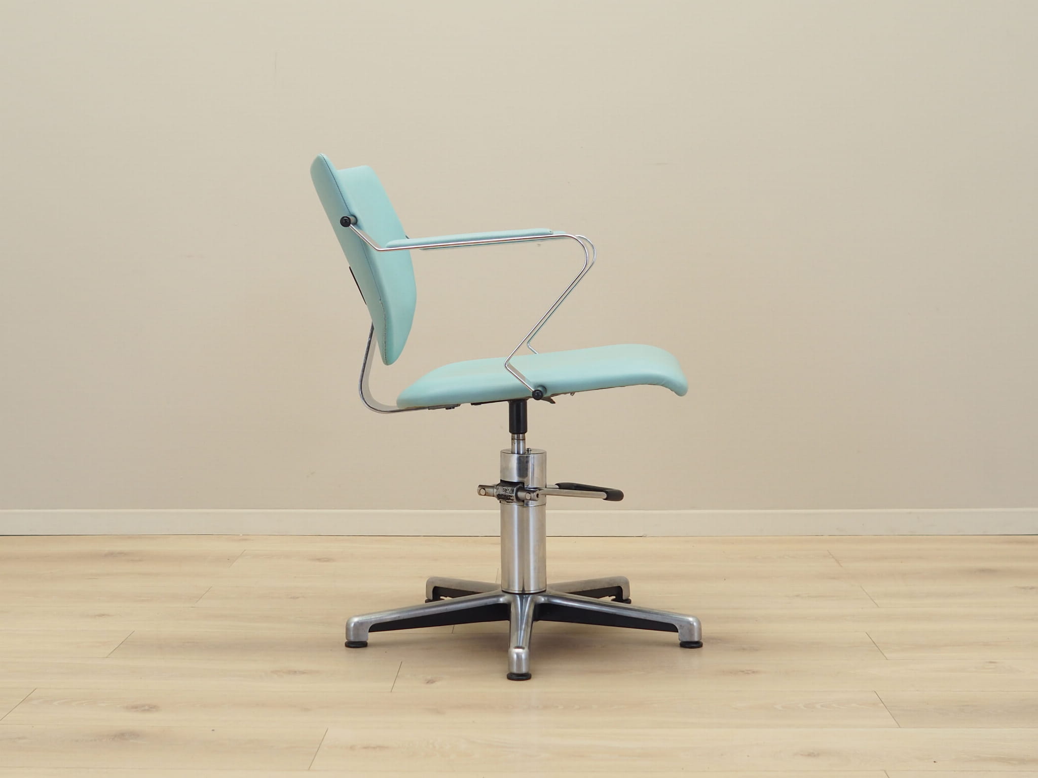 Barber chair Leather Blue 1980s