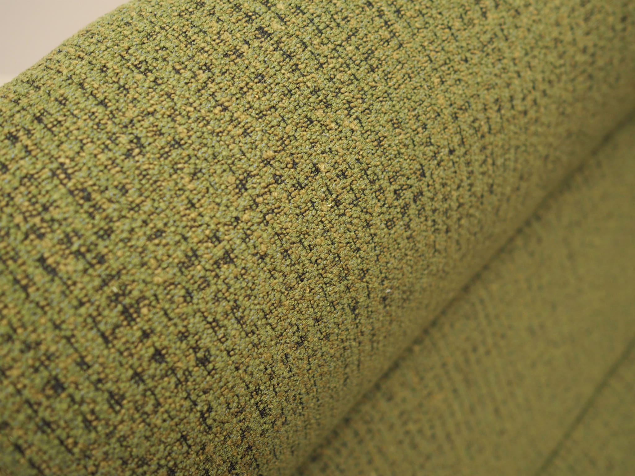 The only German parts of the text translate to:Armchair Green 1970s