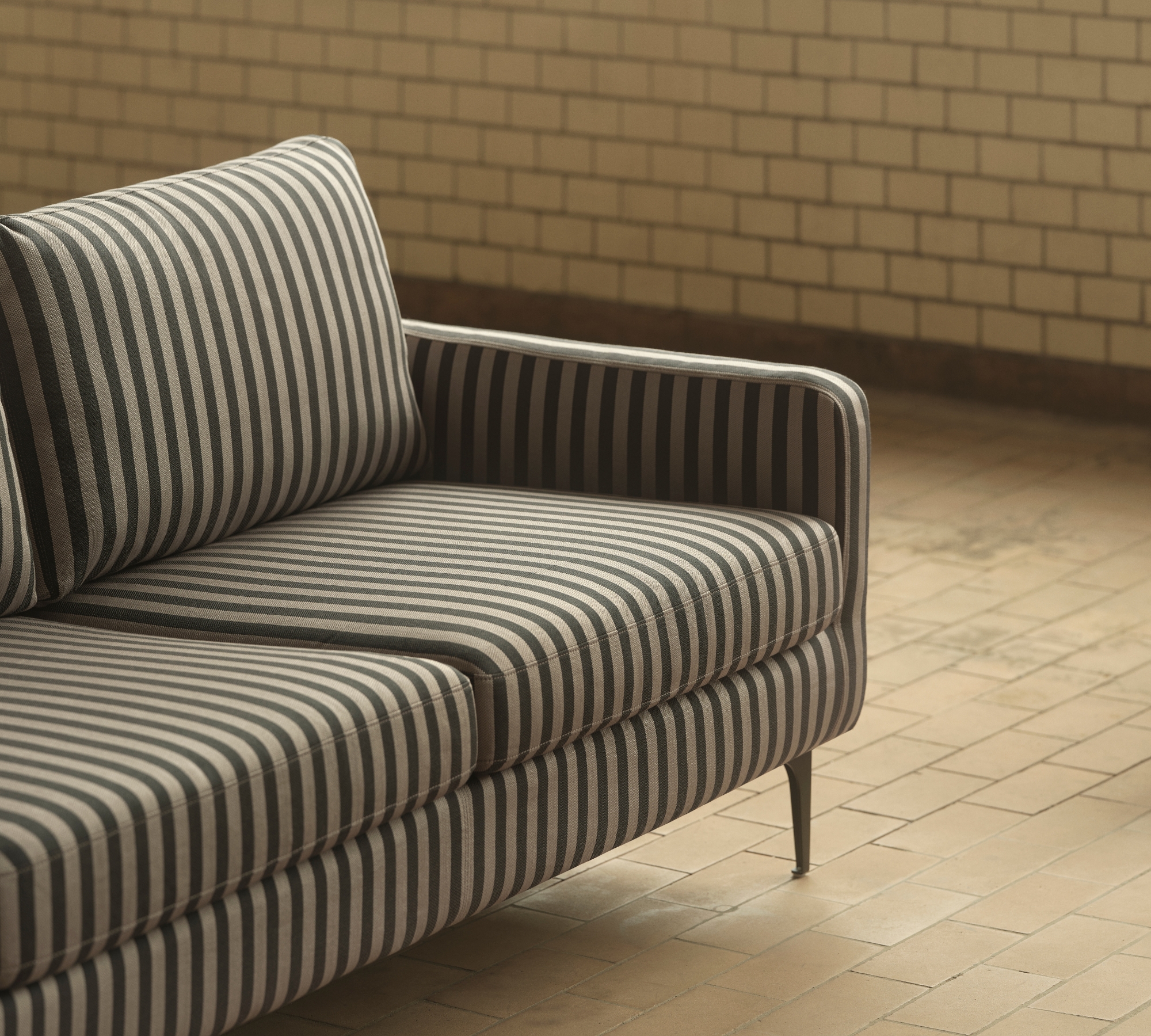 Anna Sofa 2-Sitzer Straight Latte Black