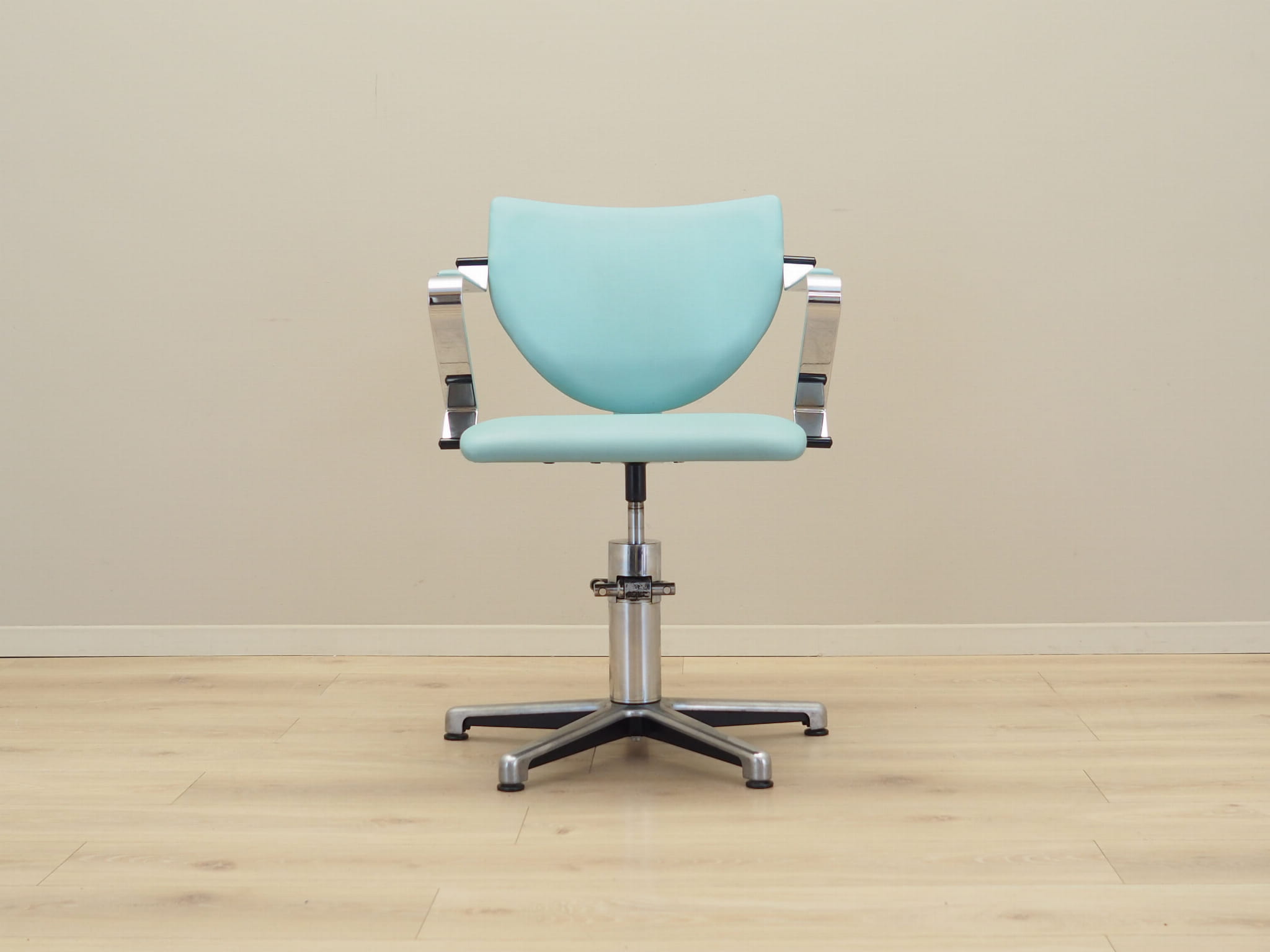Barber chair Leather Blue 1980s