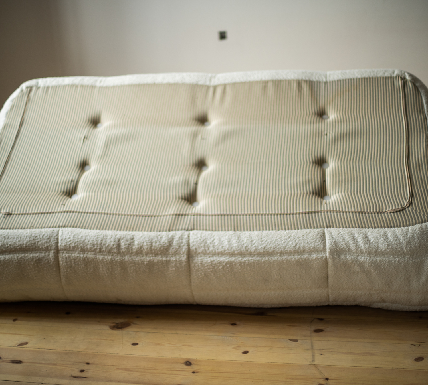 Togo Sofa 3-Sitzer Bouclé Weiß