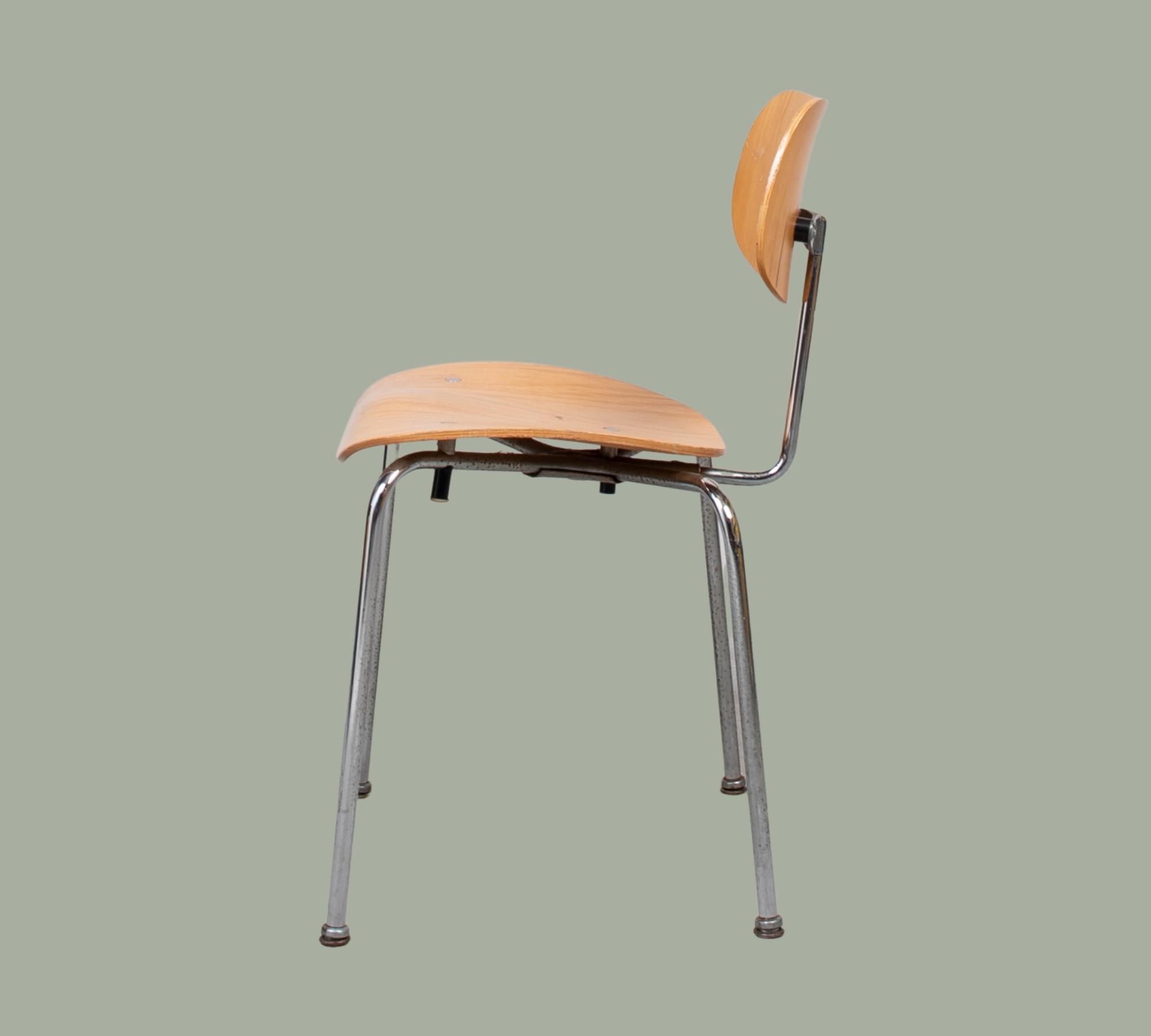 Wilde&Spieth Eiermann SE 68 Stuhl aus hellem Holz