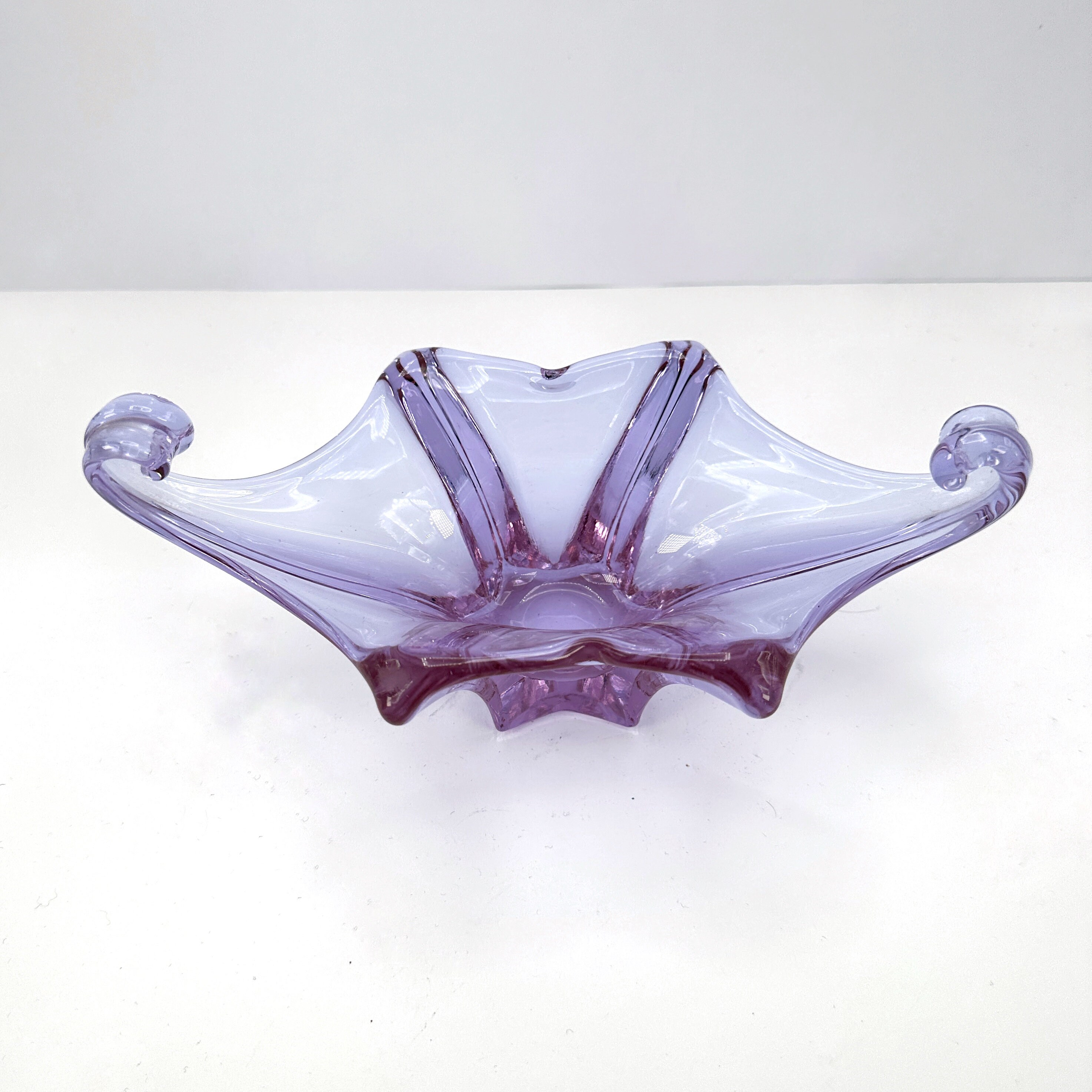 Vintage bowl Alexandrite glass pink