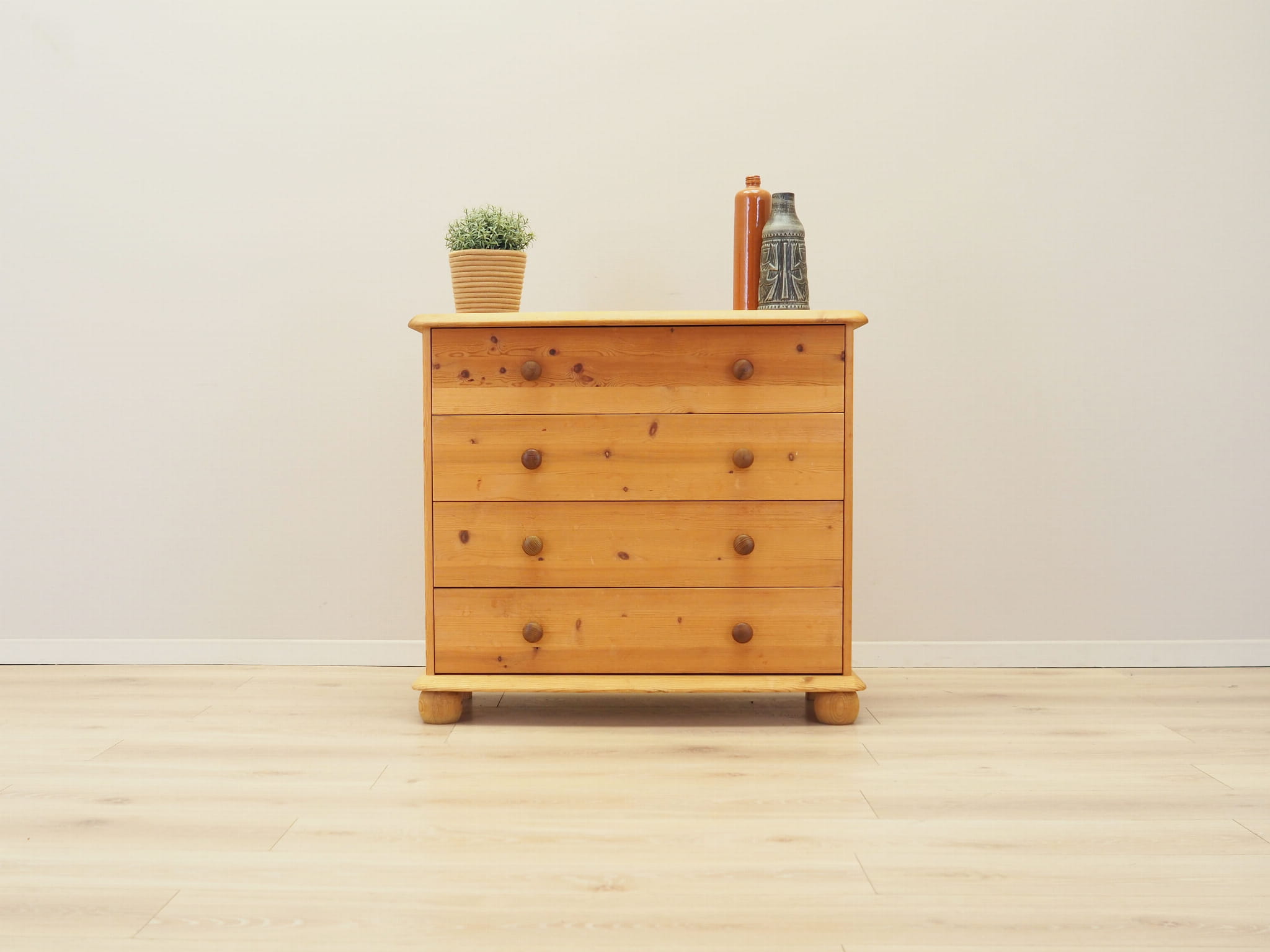 Chest of drawers Pine wood Brown