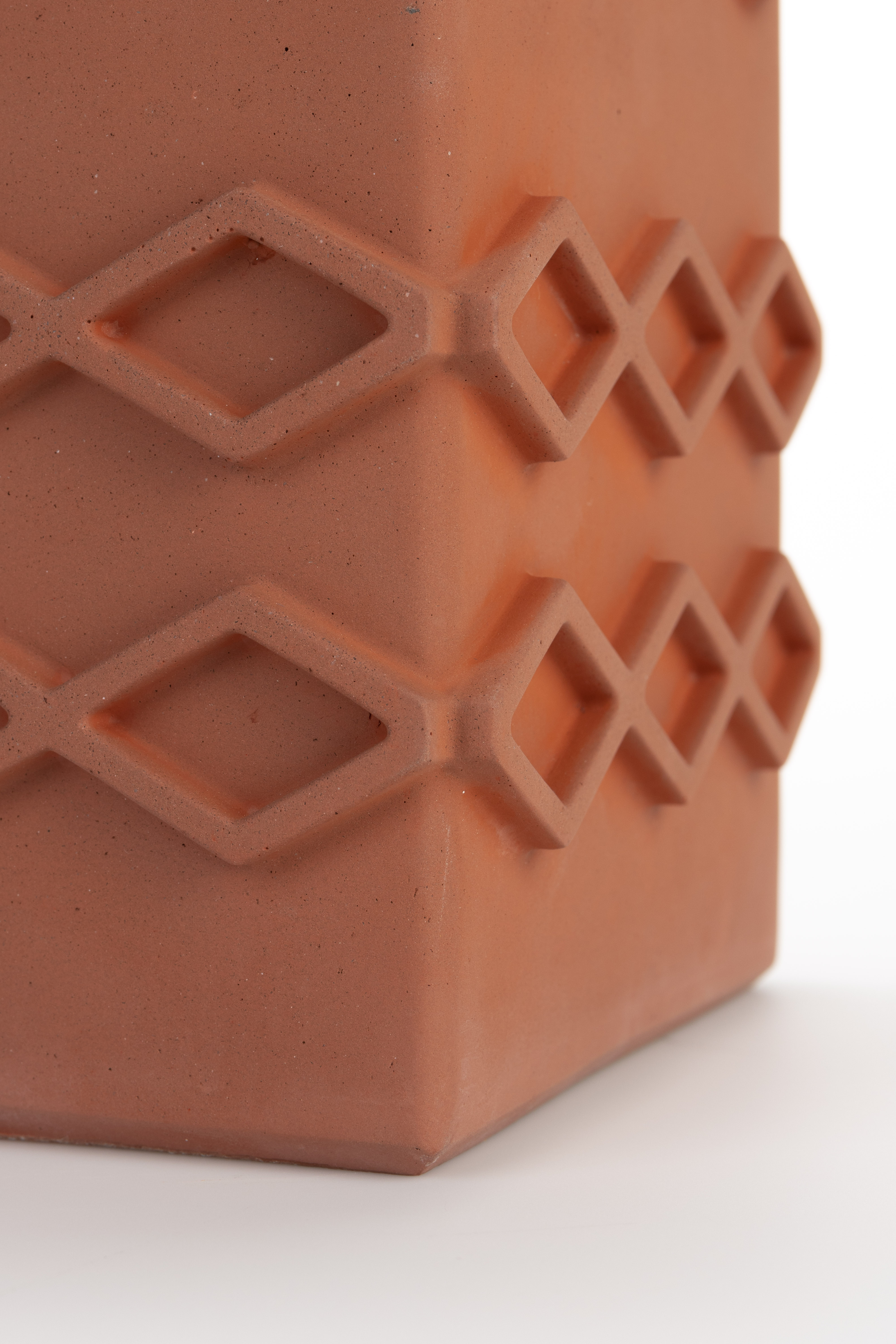 Graphic Vase Beton Braun